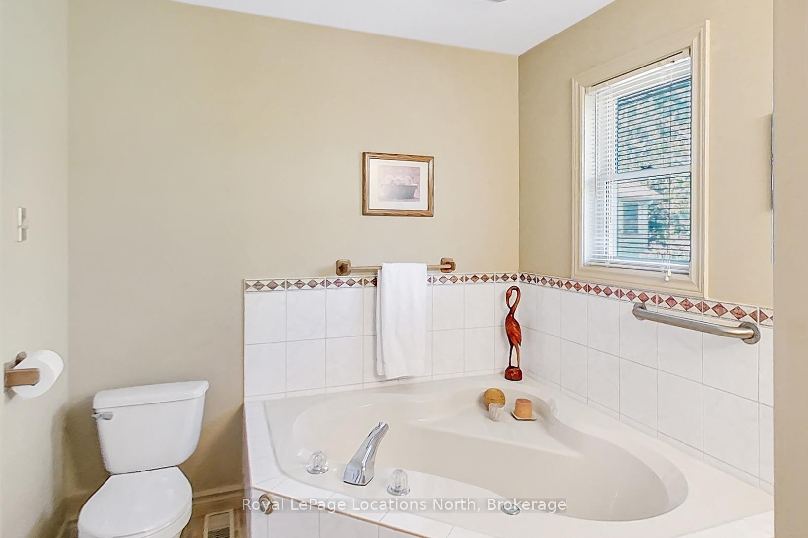 Photo 22 of 217 Dominion Drive, Clearview, Stayner — HOMEH