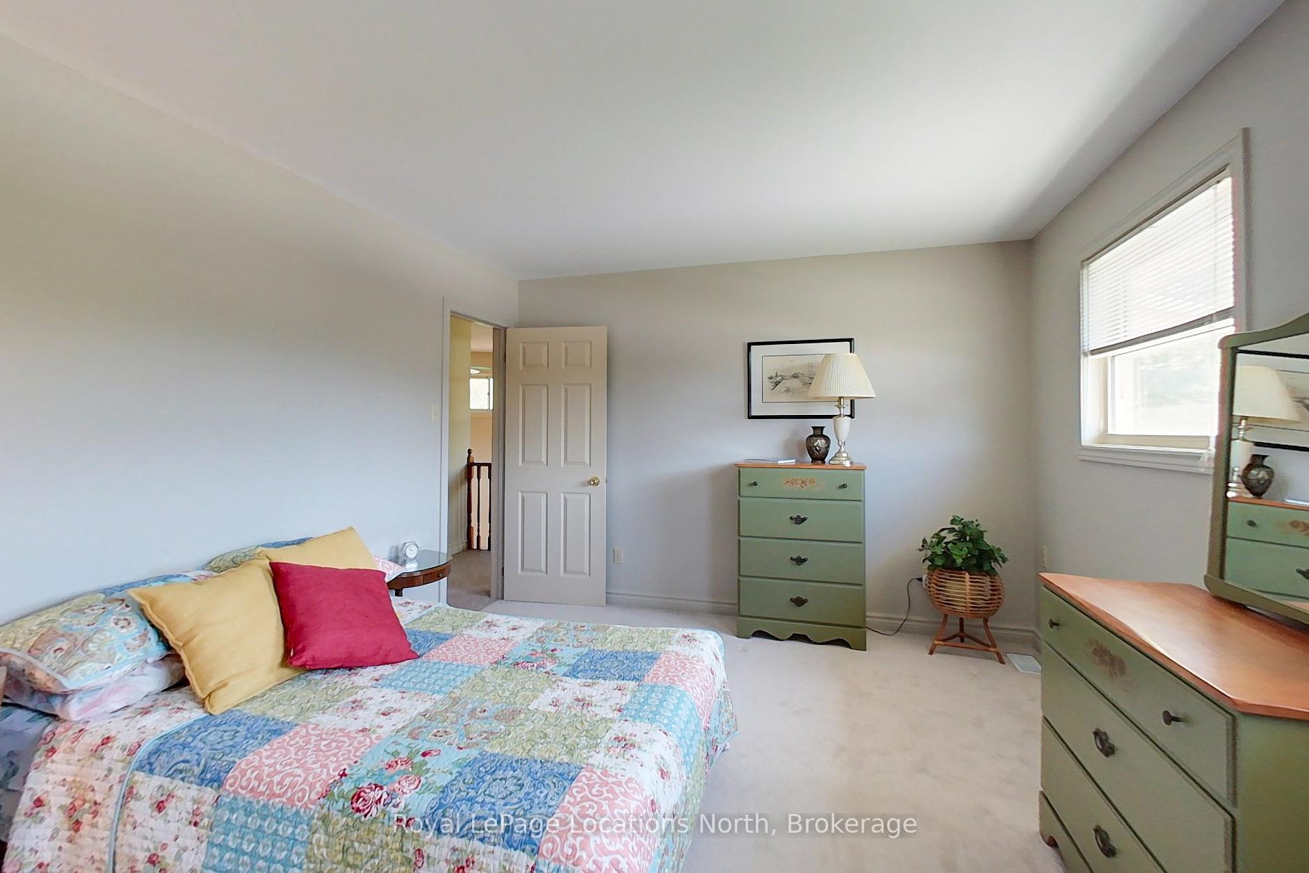 Photo 24 of 217 Dominion Drive, Clearview, Stayner — HOMEH