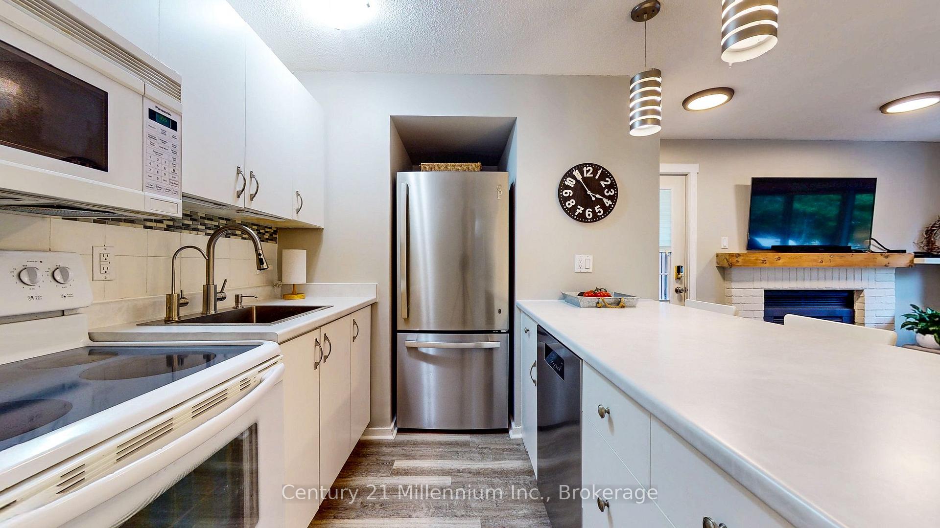 Photo 17 of Unit 98, 23 Dawson Drive, Collingwood — HOMEH