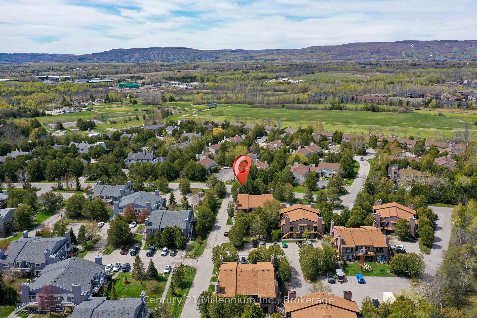 Photo 43 of Unit 98, 23 Dawson Drive, Collingwood — HOMEH