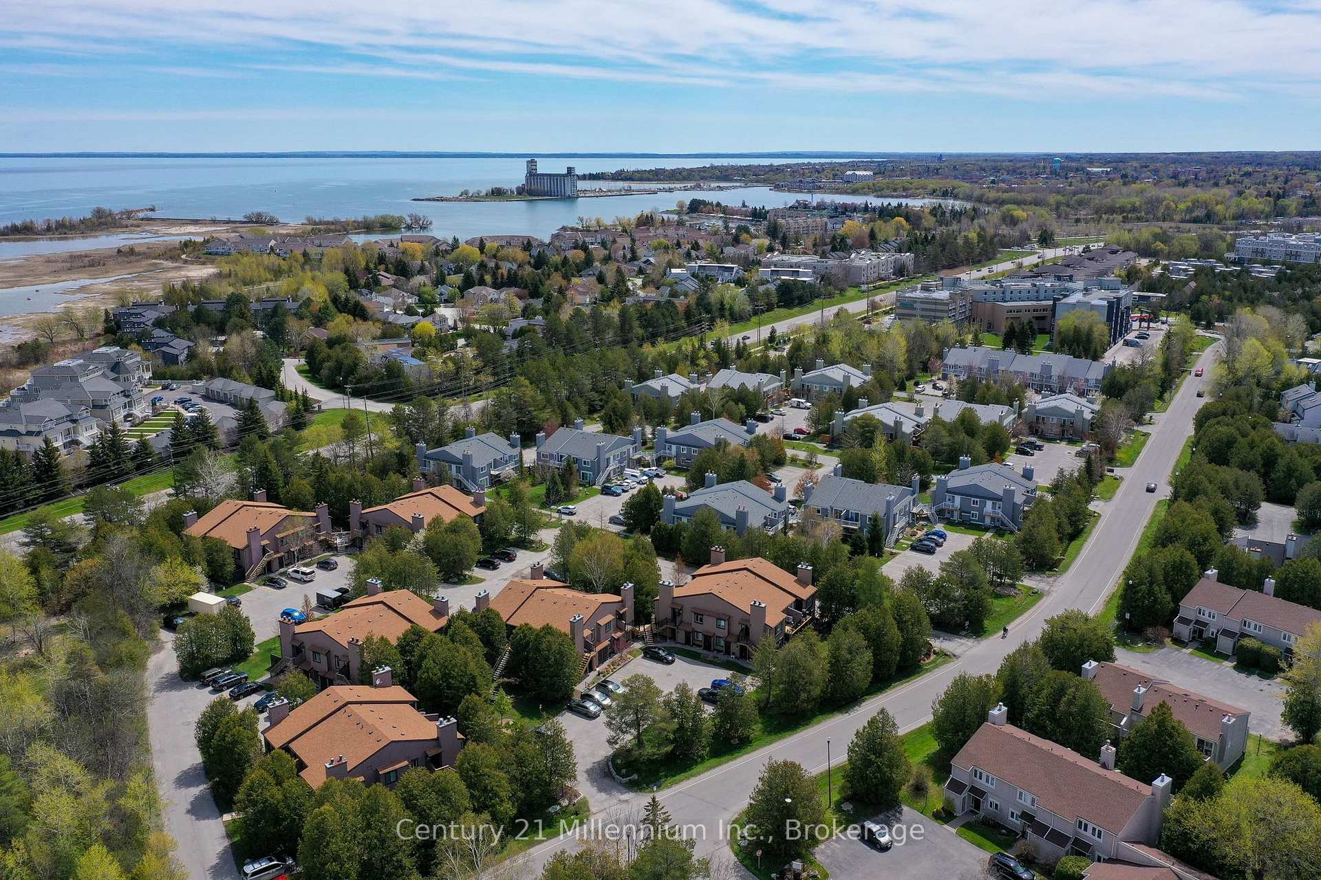 Photo 47 of Unit 98, 23 Dawson Drive, Collingwood — HOMEH