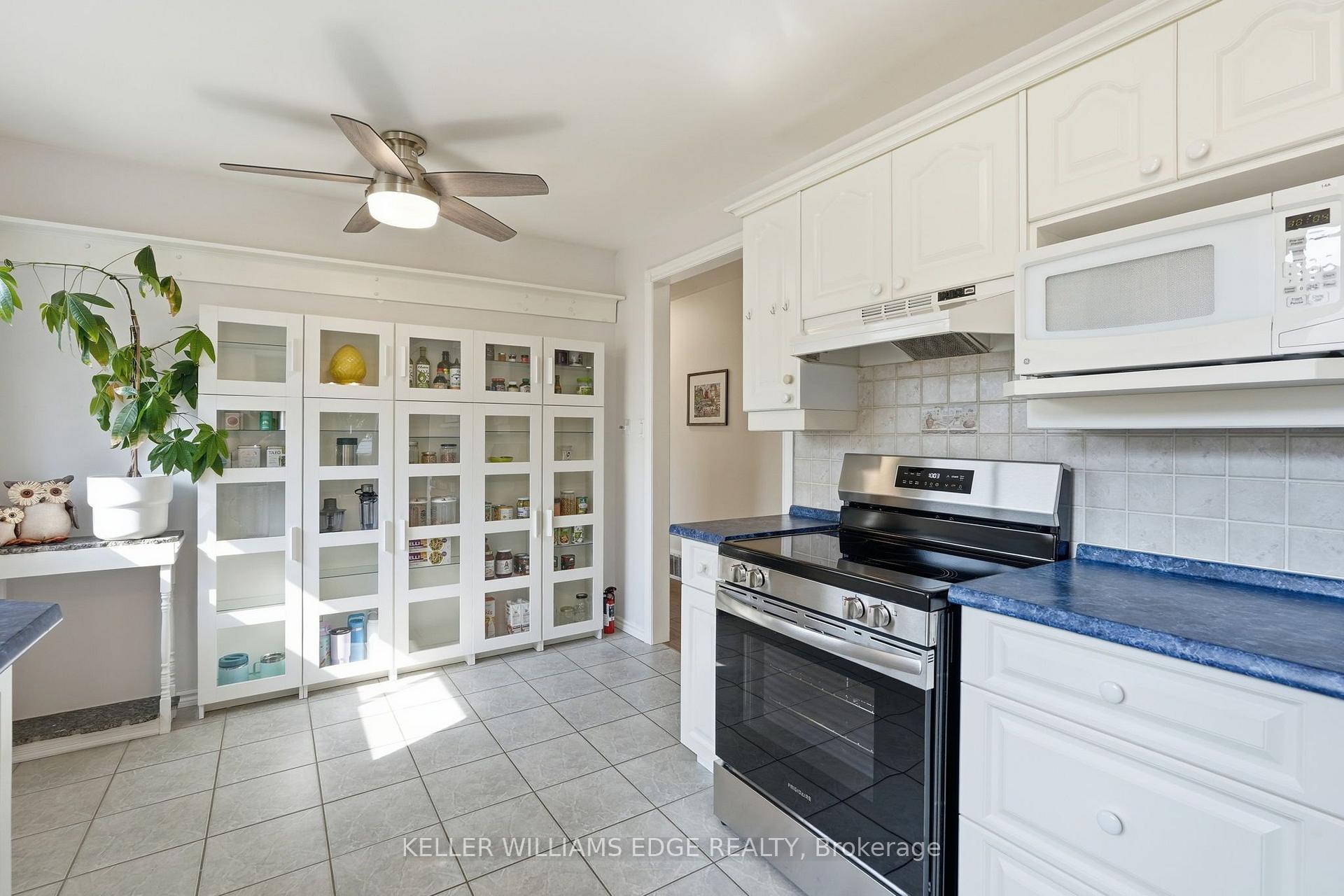Photo 16 of 596 Louise Drive, Burlington, Shoreacres — HOMEH
