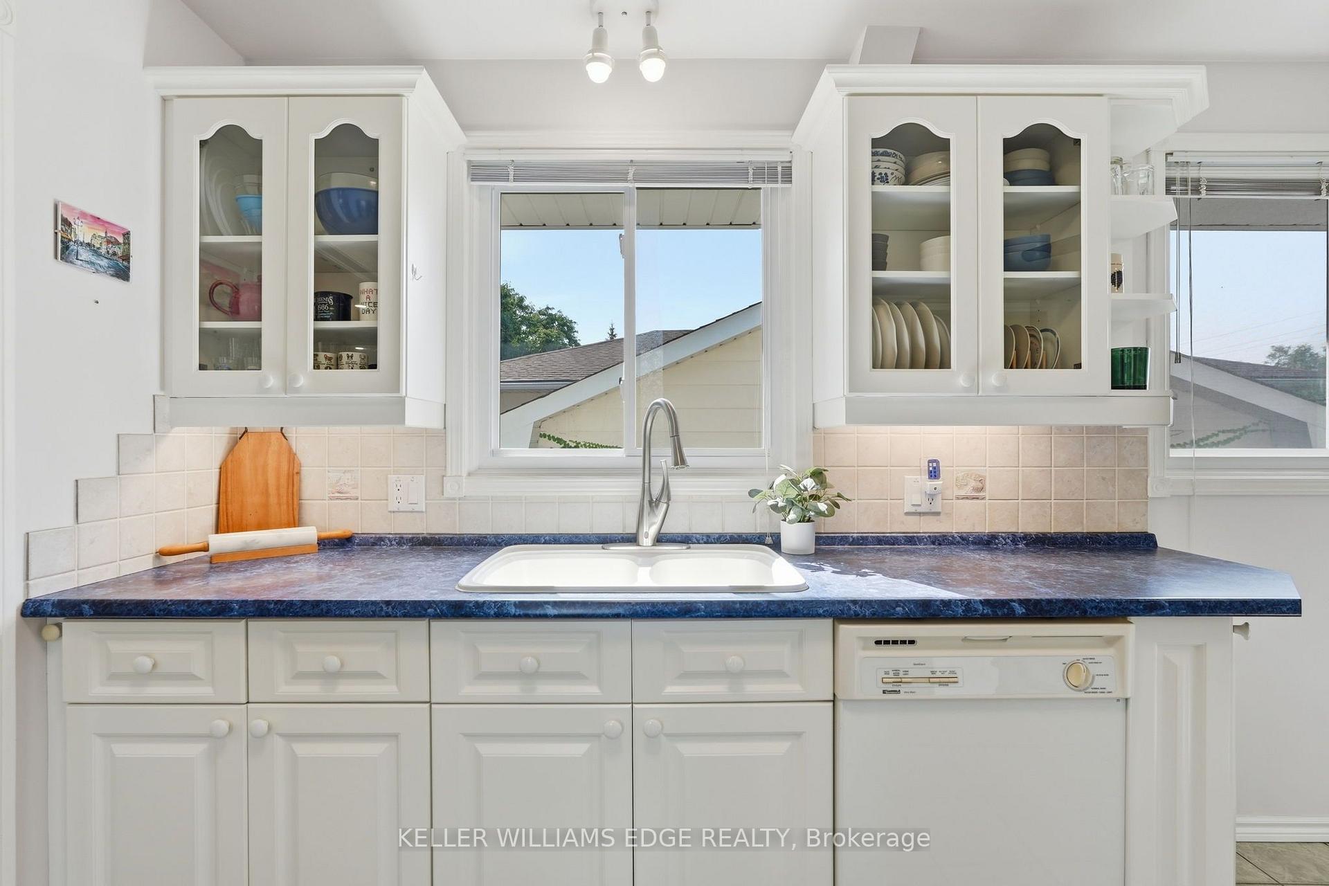Photo 17 of 596 Louise Drive, Burlington, Shoreacres — HOMEH