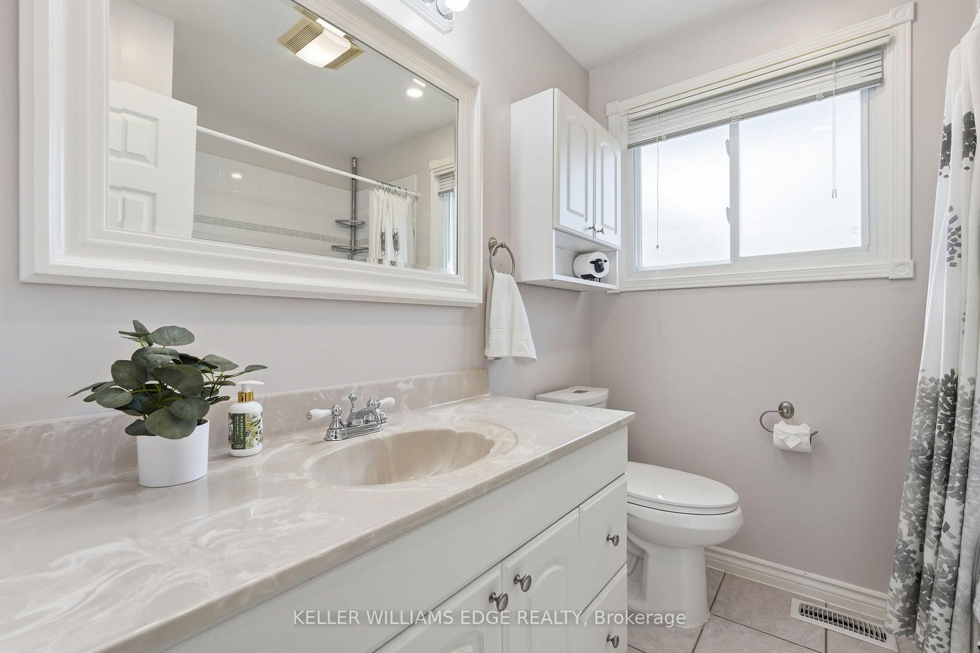 Photo 23 of 596 Louise Drive, Burlington, Shoreacres — HOMEH