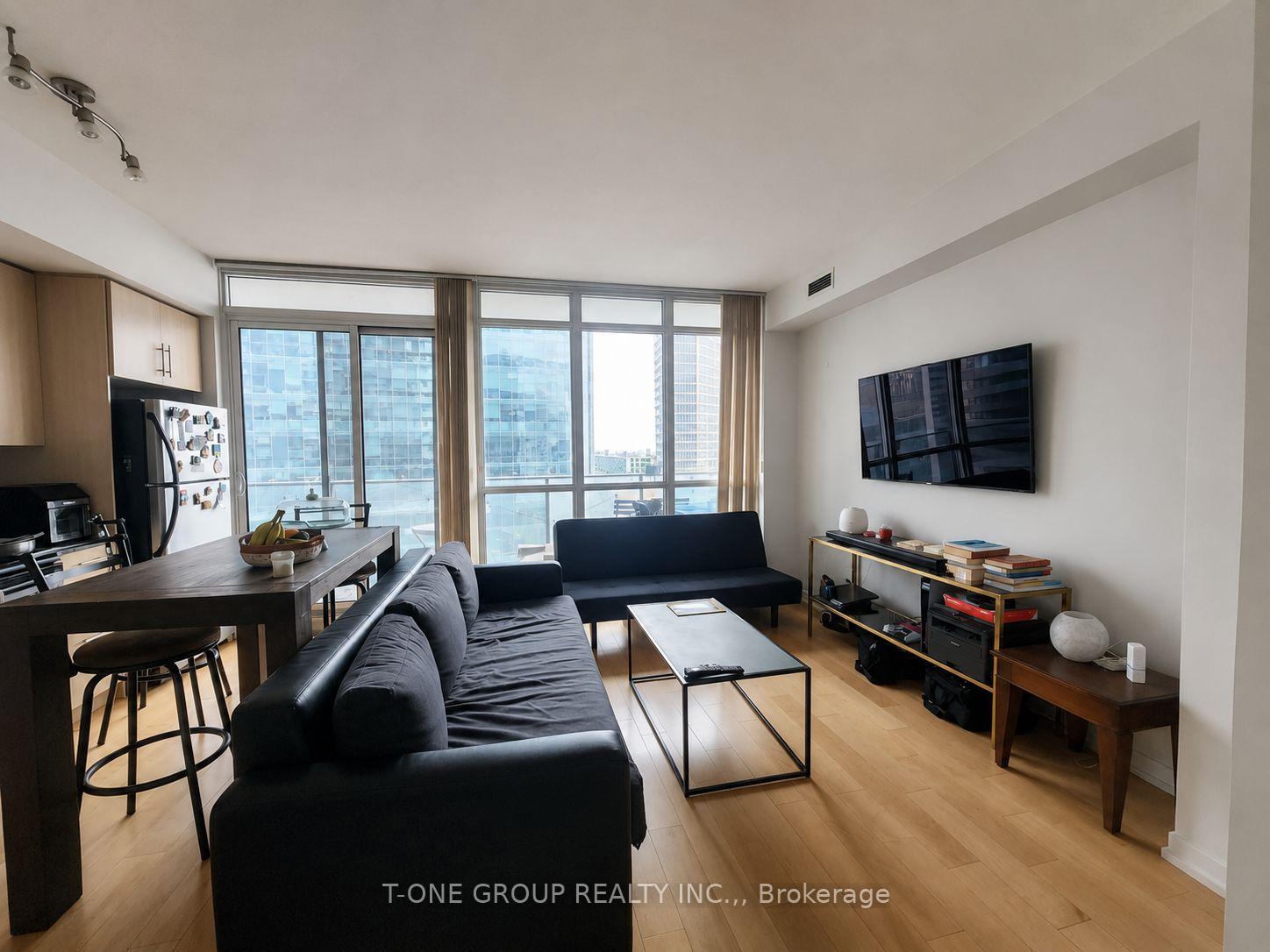 Photo 2 of Unit 1309, 55 Bremner Boulevard, Toronto, Waterfront Communities — HOMEH
