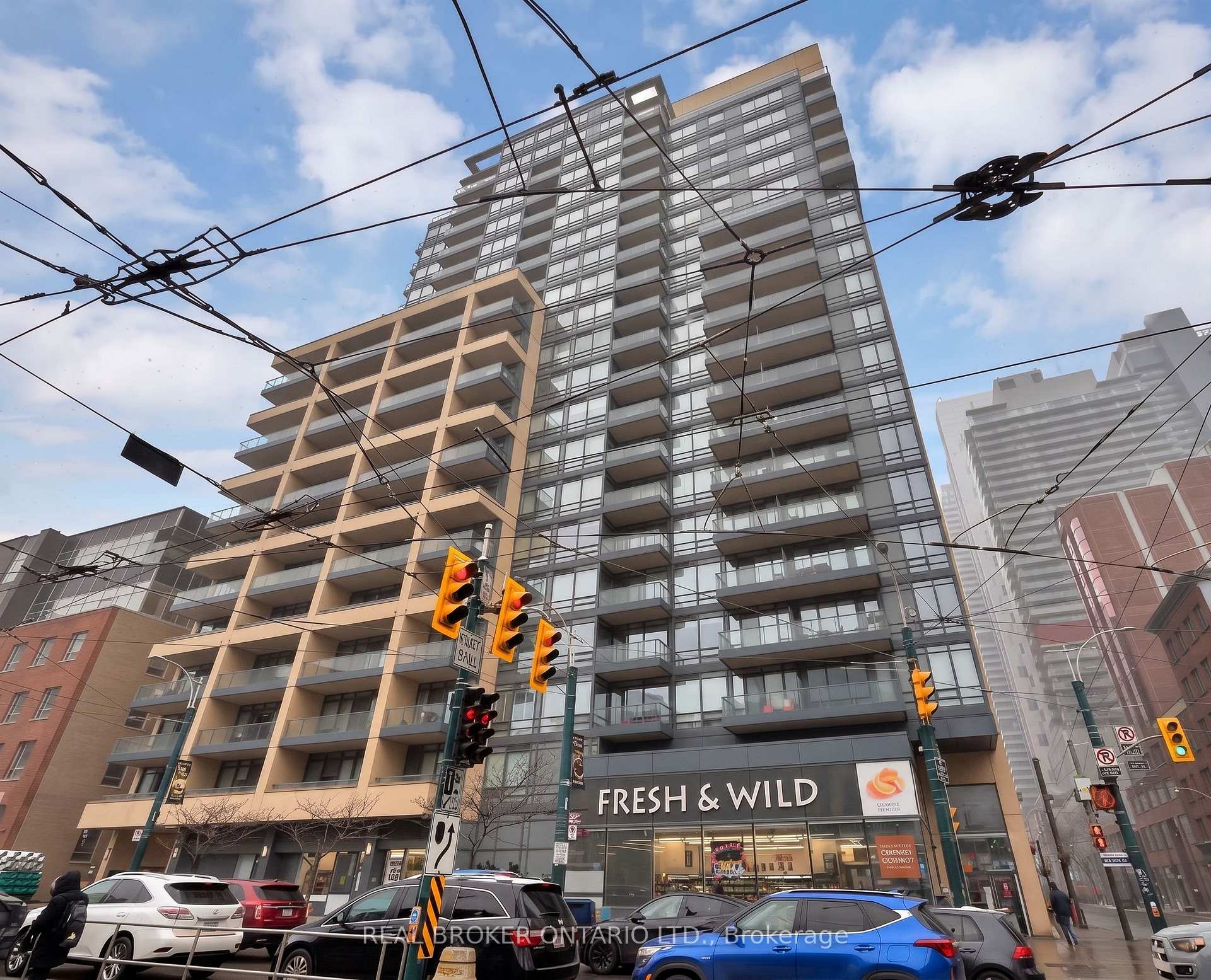 Photo 2 of Unit 413, 438 King Street W, Toronto, Waterfront Communities — HOMEH