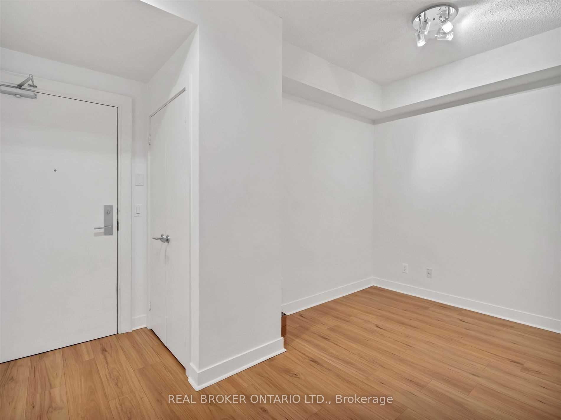 Photo 6 of Unit 413, 438 King Street W, Toronto, Waterfront Communities — HOMEH