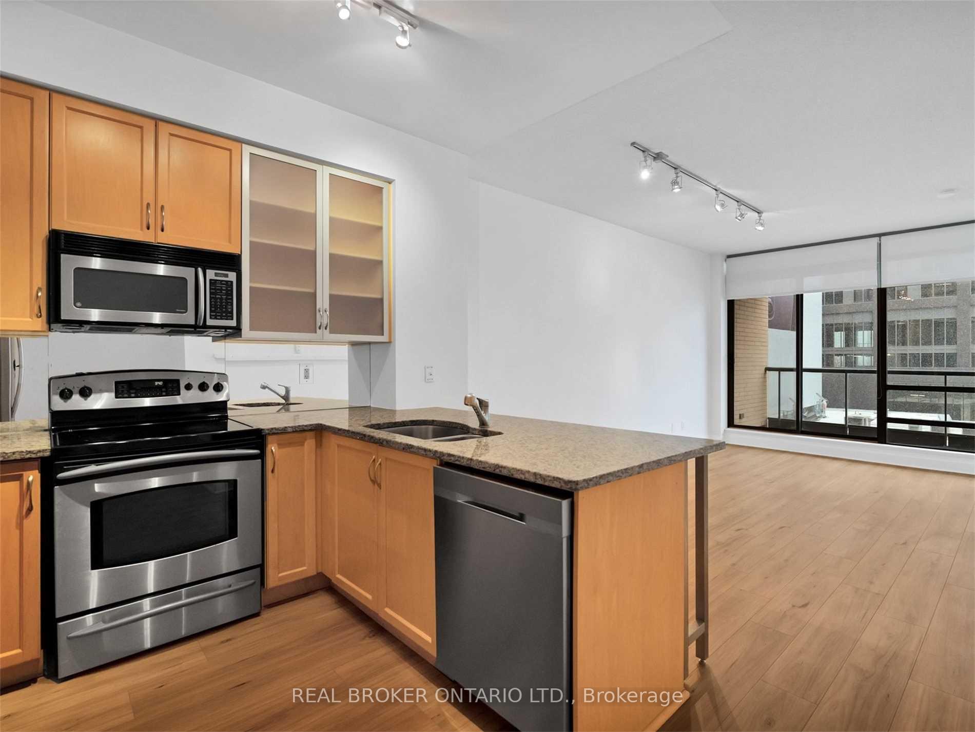 Photo 10 of Unit 413, 438 King Street W, Toronto, Waterfront Communities — HOMEH