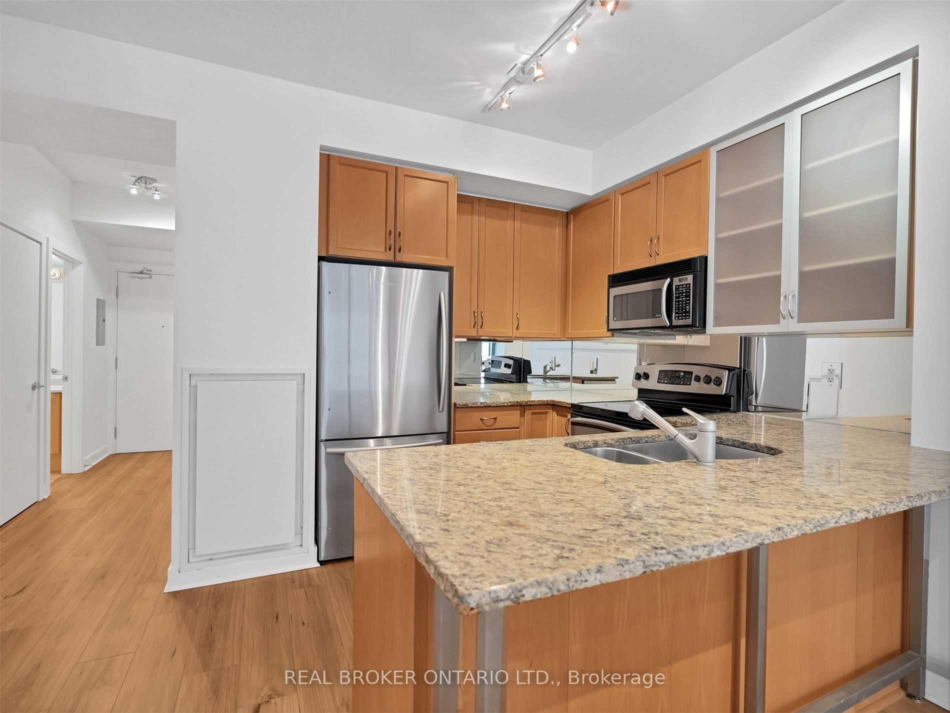 Photo 11 of Unit 413, 438 King Street W, Toronto, Waterfront Communities — HOMEH