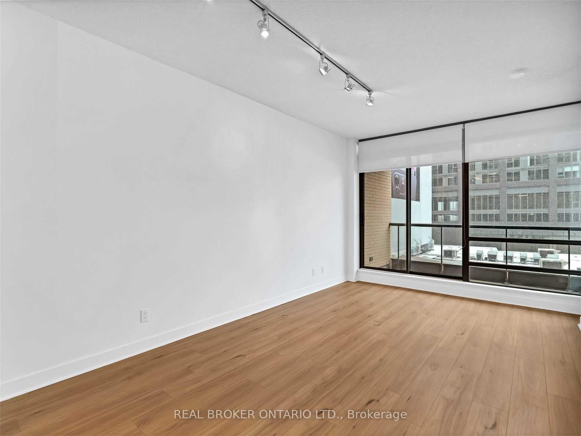 Photo 12 of Unit 413, 438 King Street W, Toronto, Waterfront Communities — HOMEH