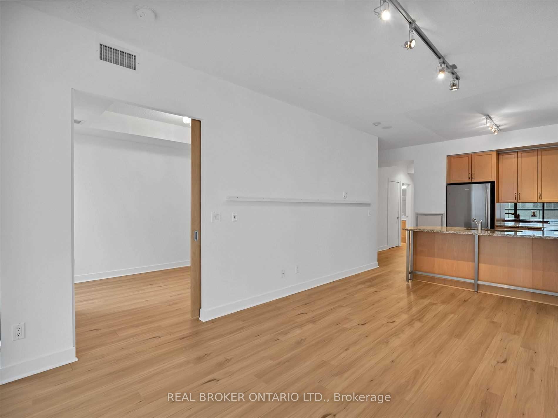 Photo 13 of Unit 413, 438 King Street W, Toronto, Waterfront Communities — HOMEH