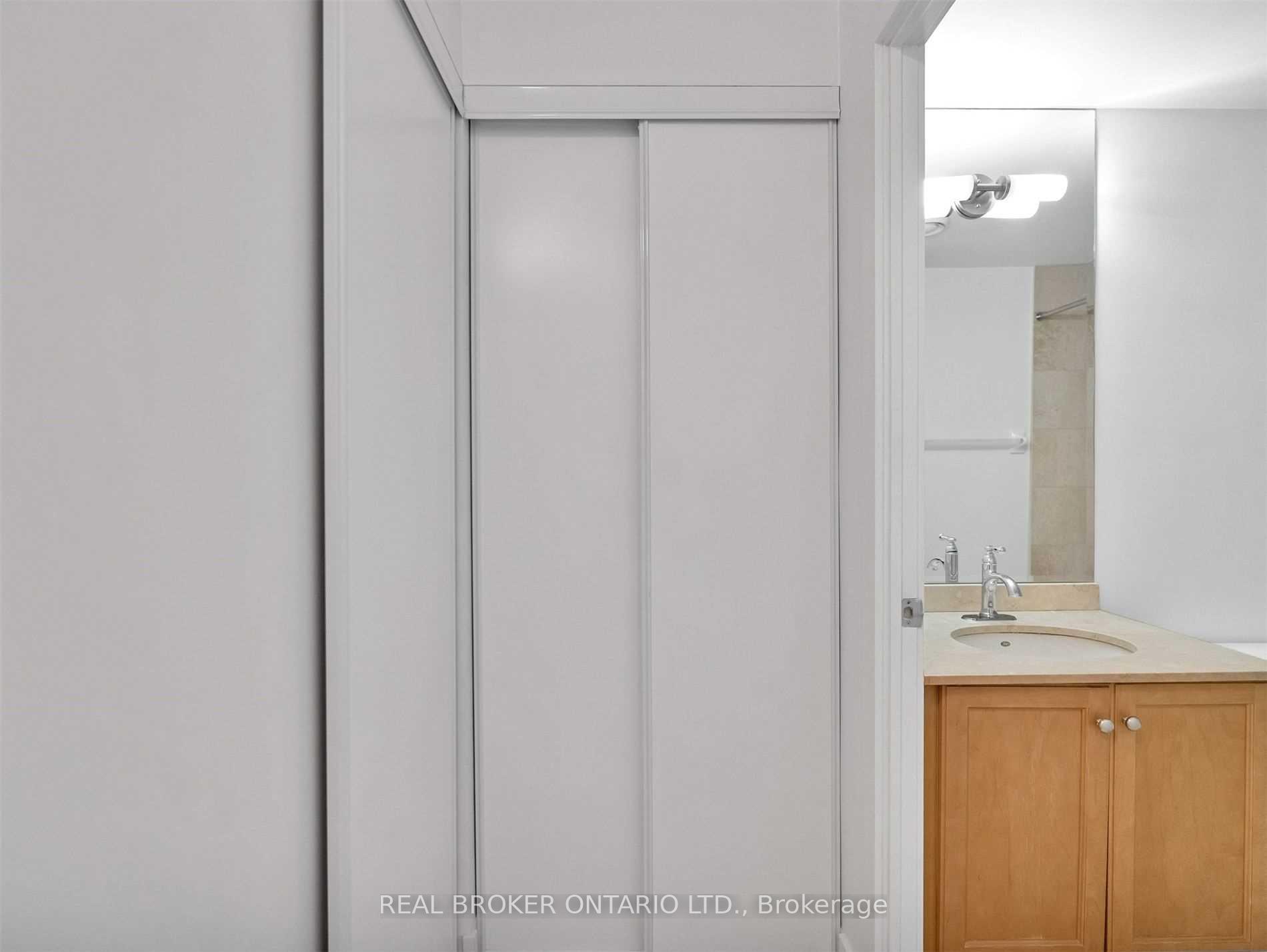 Photo 16 of Unit 413, 438 King Street W, Toronto, Waterfront Communities — HOMEH