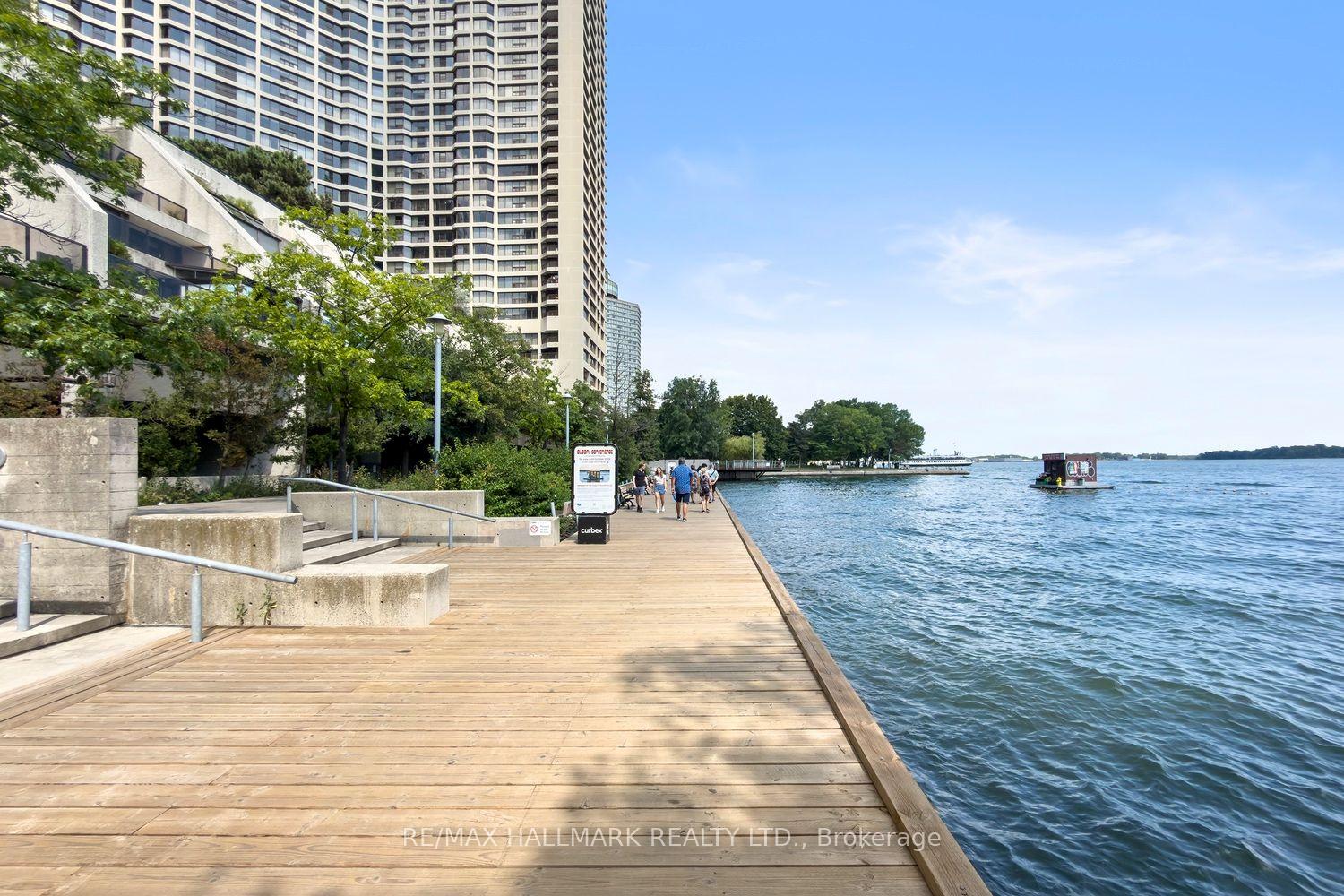 Photo 3 of Unit 504, 77 Harbour Square, Toronto, Waterfront Communities — HOMEH