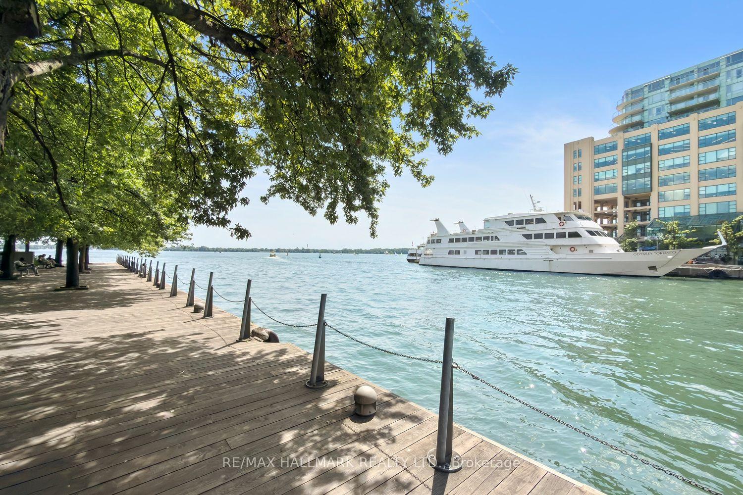 Photo 4 of Unit 504, 77 Harbour Square, Toronto, Waterfront Communities — HOMEH