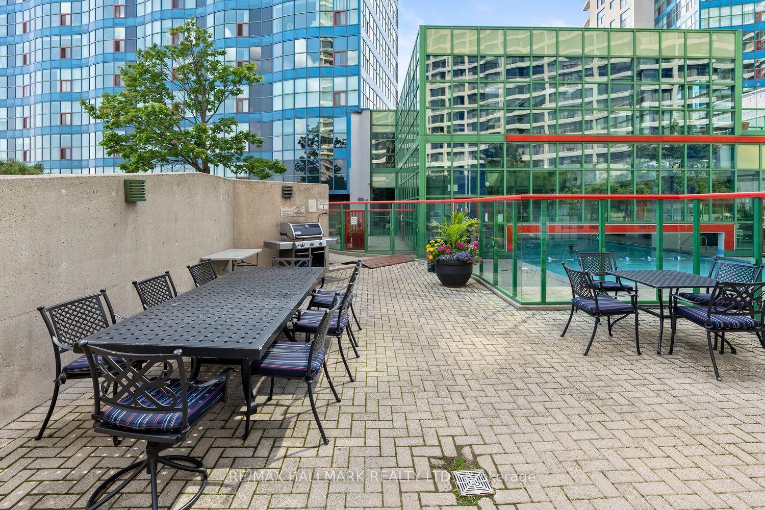 Photo 14 of Unit 504, 77 Harbour Square, Toronto, Waterfront Communities — HOMEH