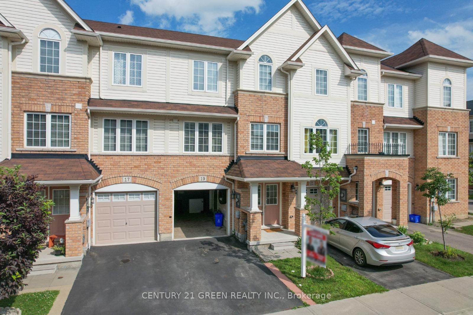 Photo 1 of 19 England Terrace, Hamilton, Stoney Creek Mountain — HOMEH