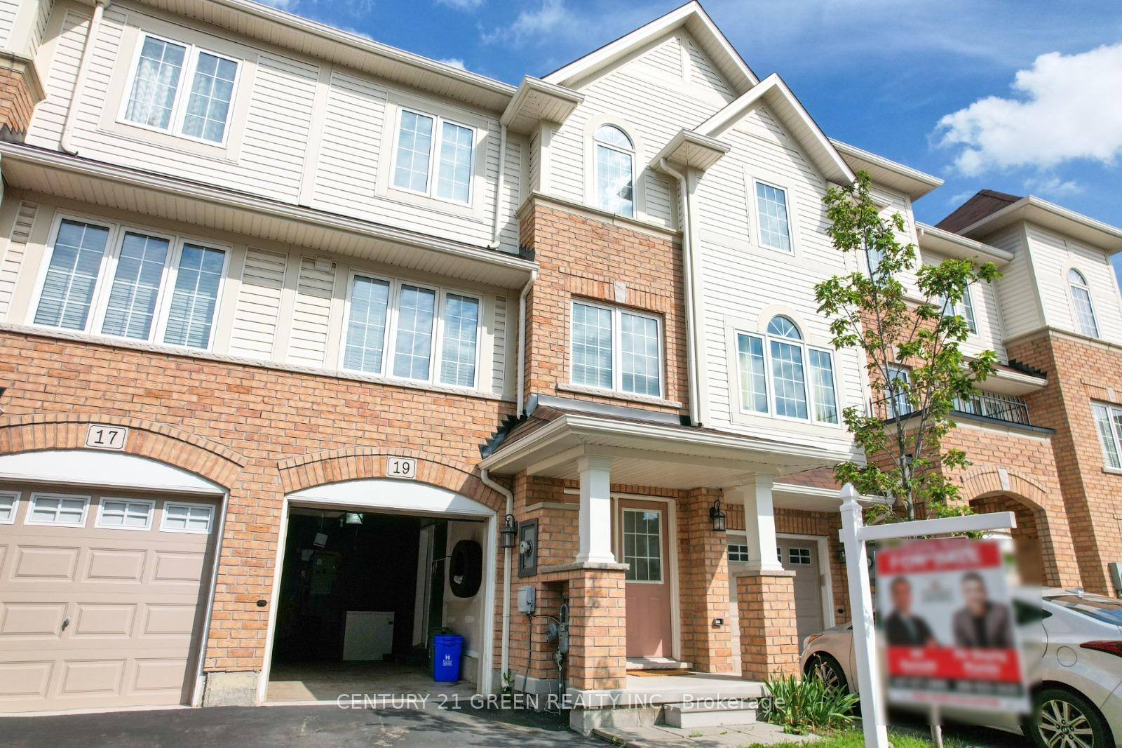 Photo 2 of 19 England Terrace, Hamilton, Stoney Creek Mountain — HOMEH