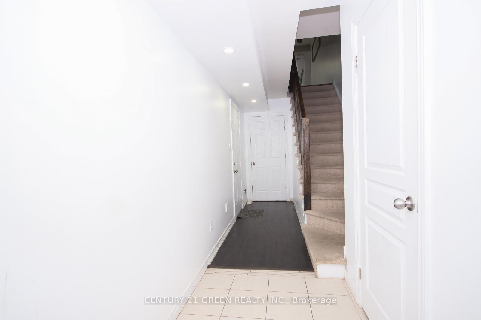 Photo 4 of 19 England Terrace, Hamilton, Stoney Creek Mountain — HOMEH