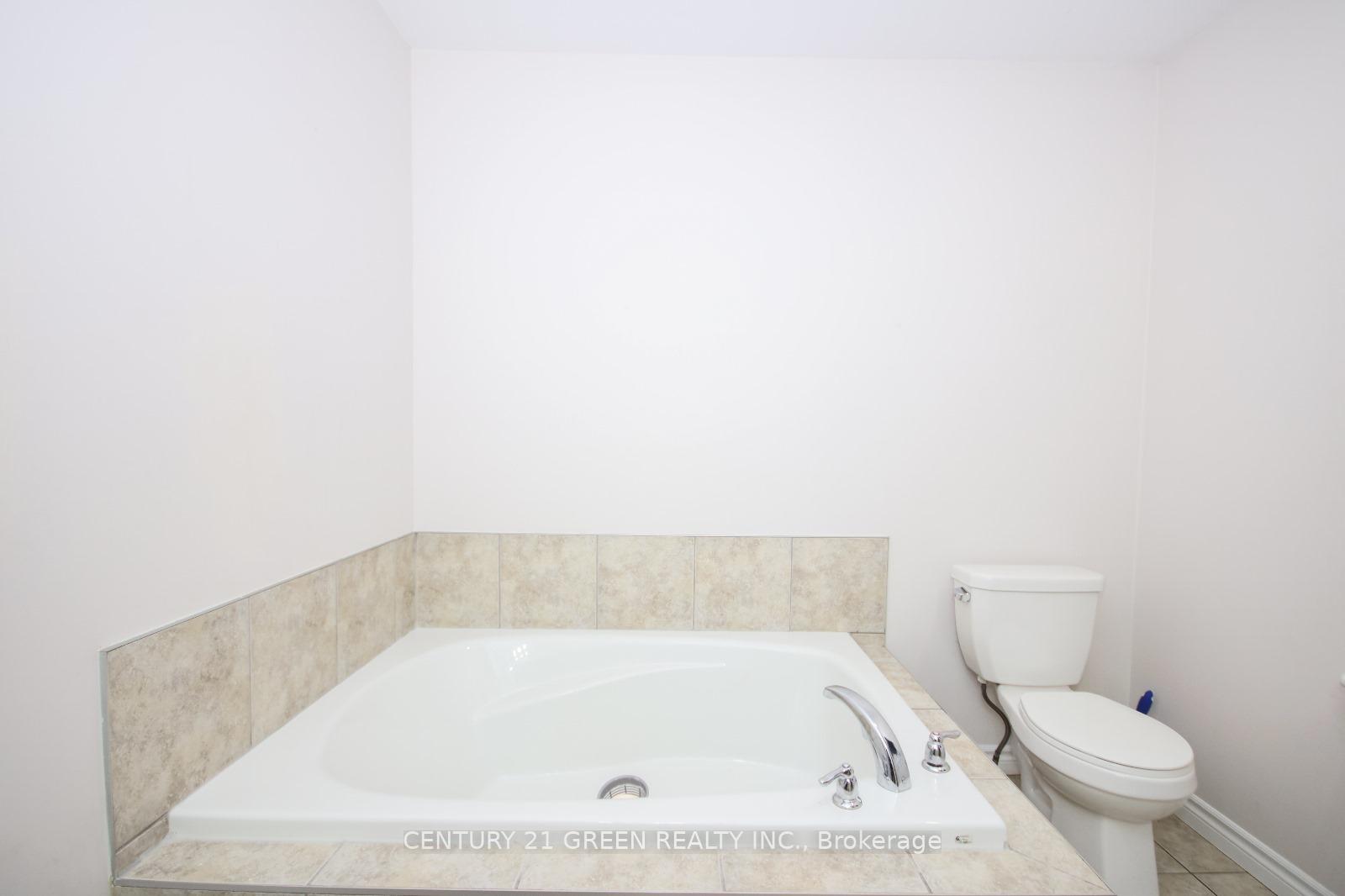 Photo 10 of 19 England Terrace, Hamilton, Stoney Creek Mountain — HOMEH