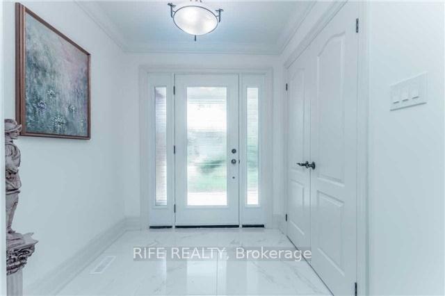 Photo 2 of 9 Gatehead Road, North York, Bayview Village — HOMEH