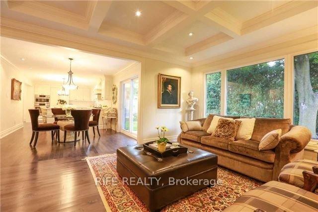 Photo 10 of 9 Gatehead Road, North York, Bayview Village — HOMEH