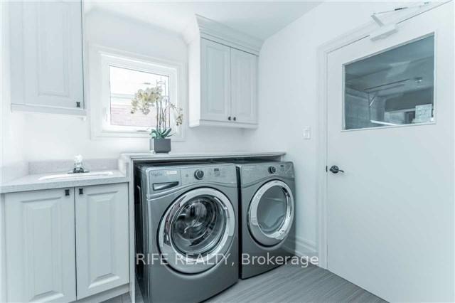 Photo 14 of 9 Gatehead Road, North York, Bayview Village — HOMEH