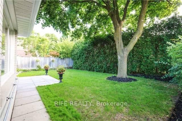 Photo 17 of 9 Gatehead Road, North York, Bayview Village — HOMEH