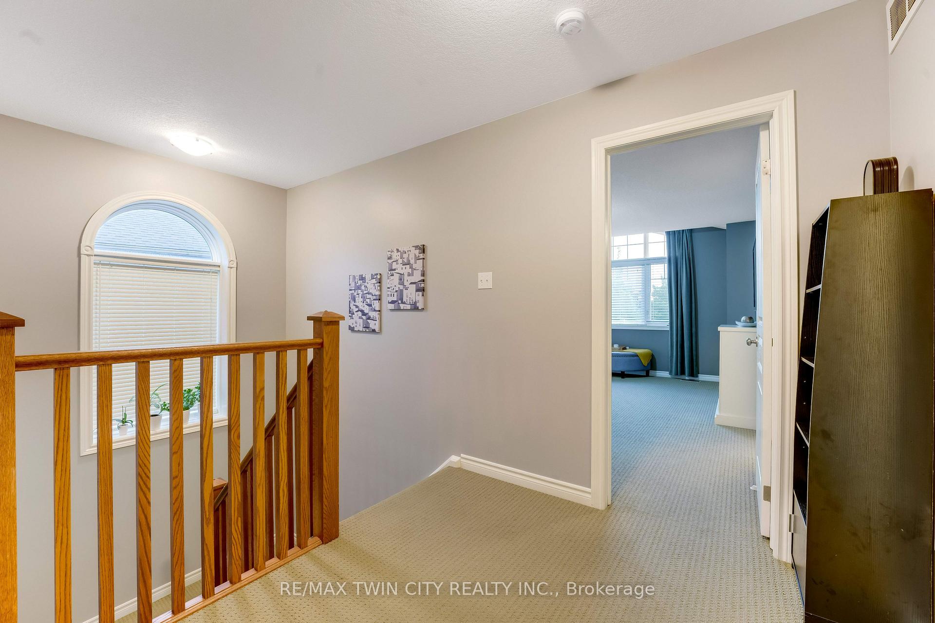 Photo 16 of 143 Riehm Street, Kitchener, Laurentian Hills/Country Hills W — HOMEH