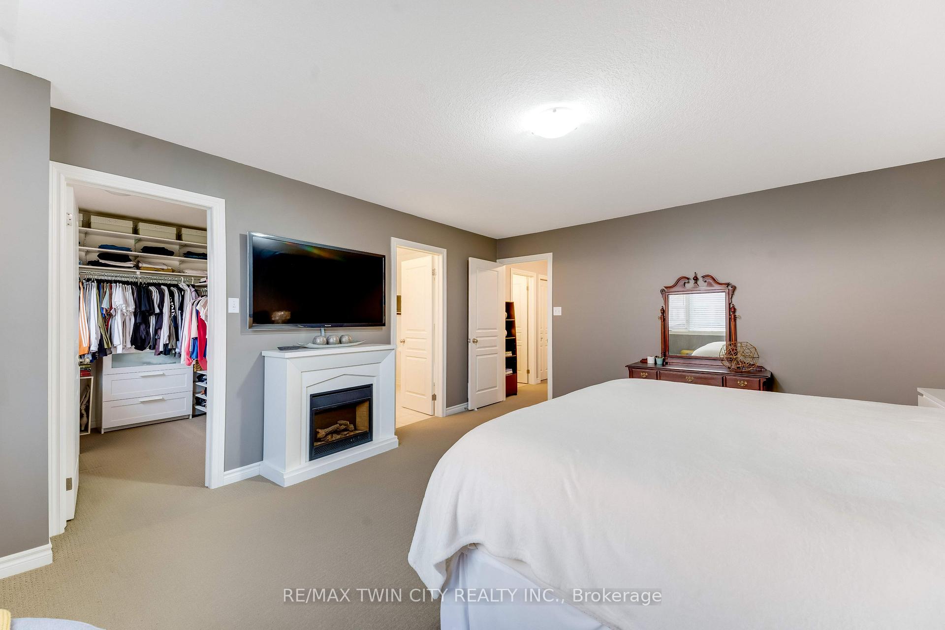 Photo 19 of 143 Riehm Street, Kitchener, Laurentian Hills/Country Hills W — HOMEH