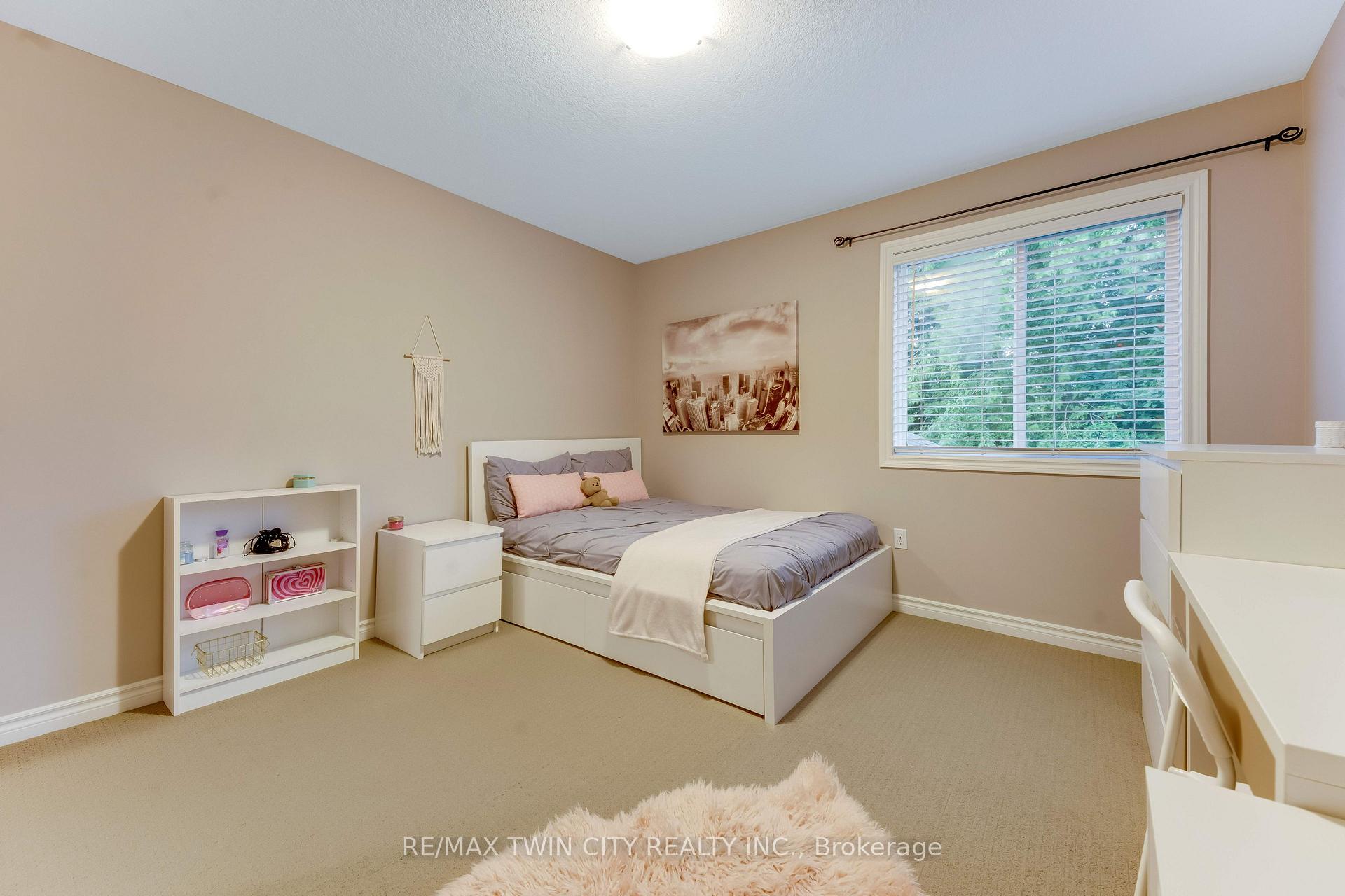 Photo 24 of 143 Riehm Street, Kitchener, Laurentian Hills/Country Hills W — HOMEH