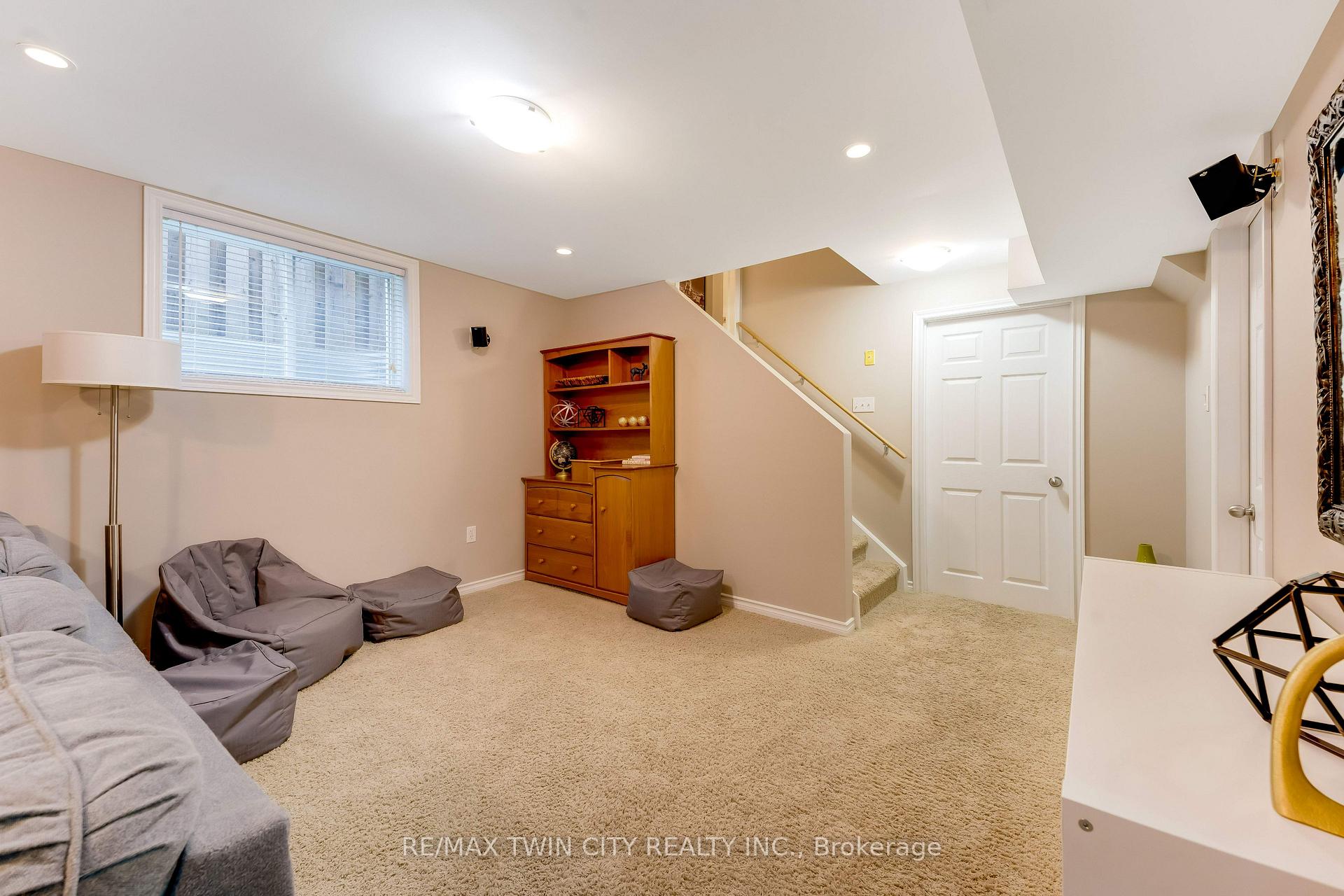 Photo 28 of 143 Riehm Street, Kitchener, Laurentian Hills/Country Hills W — HOMEH