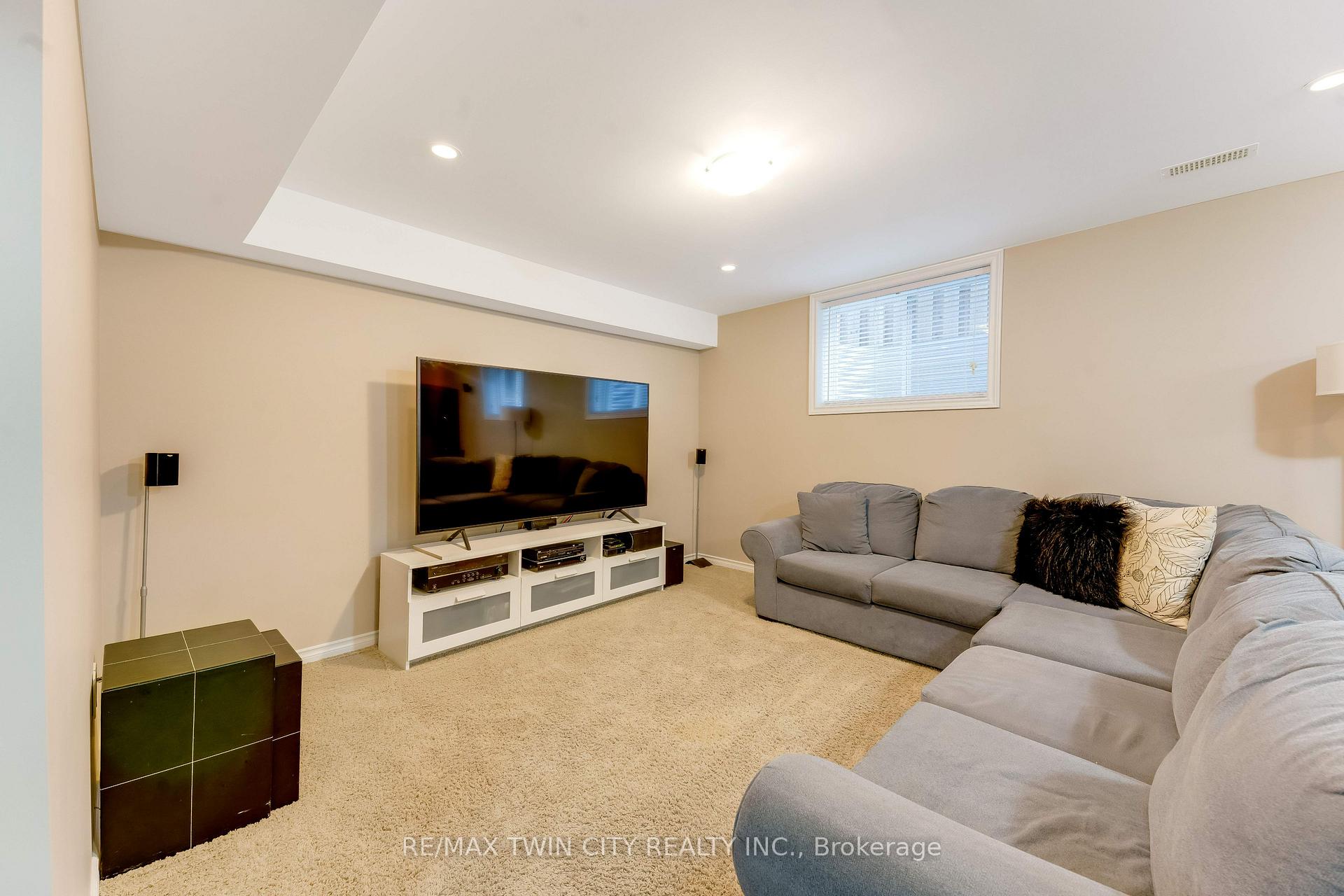 Photo 29 of 143 Riehm Street, Kitchener, Laurentian Hills/Country Hills W — HOMEH