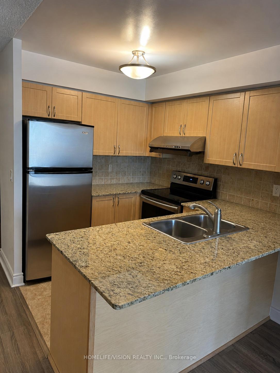 Photo 7 of Unit 604, 7 N Park Road, Vaughan, Beverley Glen — HOMEH
