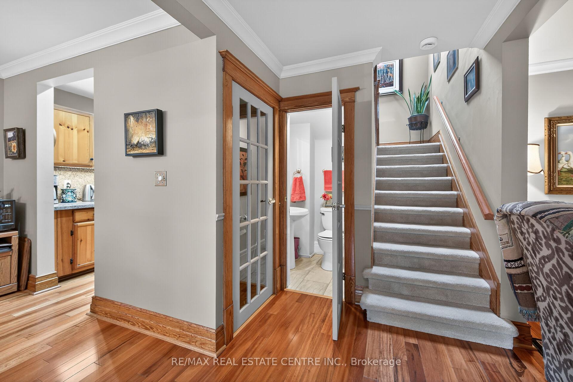 Photo 11 of 3 Second Street S, Hamilton, Stoney Creek — HOMEH