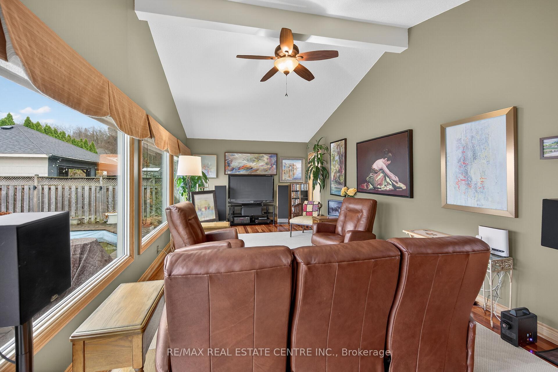 Photo 23 of 3 Second Street S, Hamilton, Stoney Creek — HOMEH