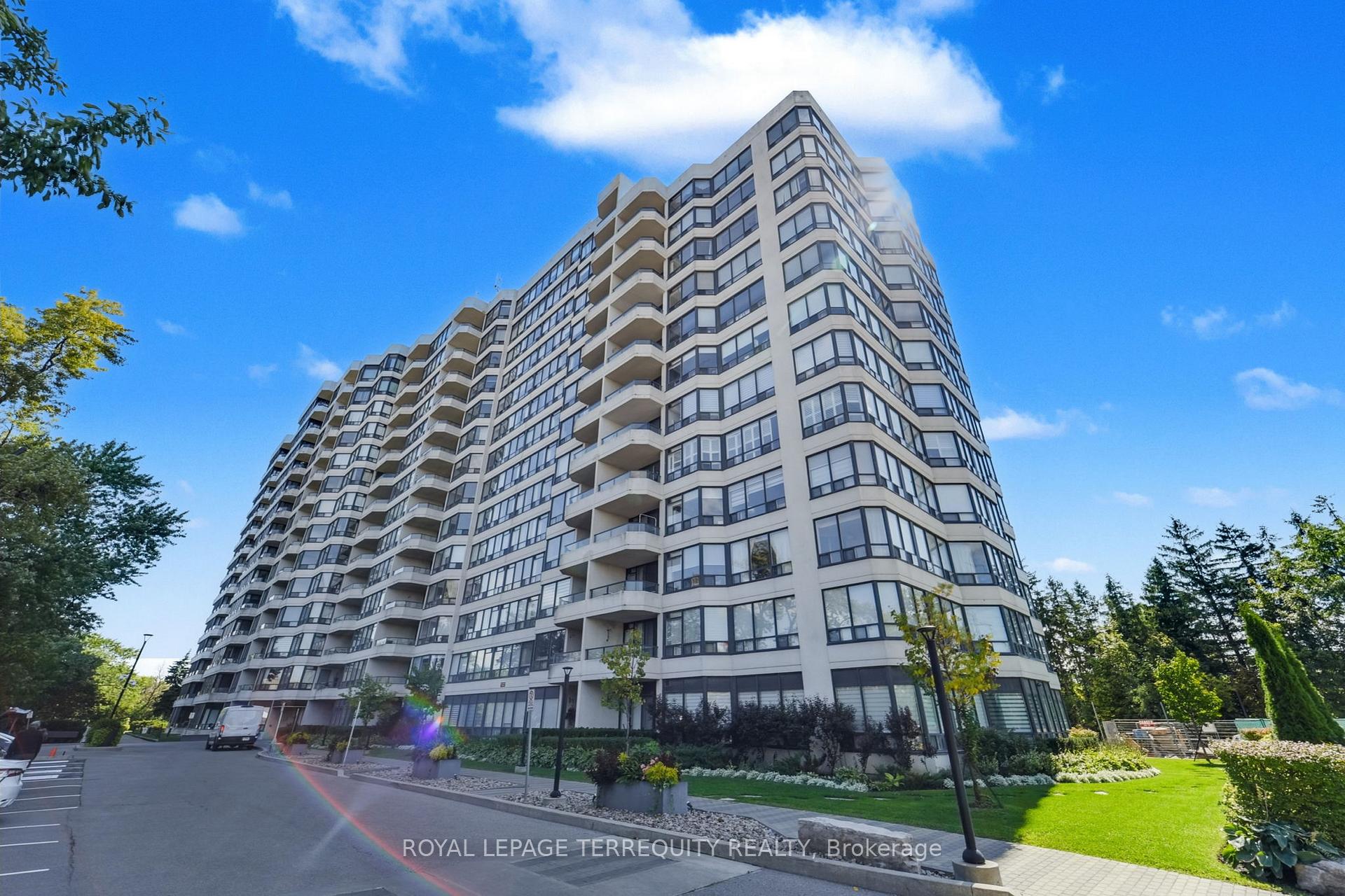 Photo 3 of Unit 1107, 8501 Bayview Avenue, Richmond Hill, Doncrest — HOMEH