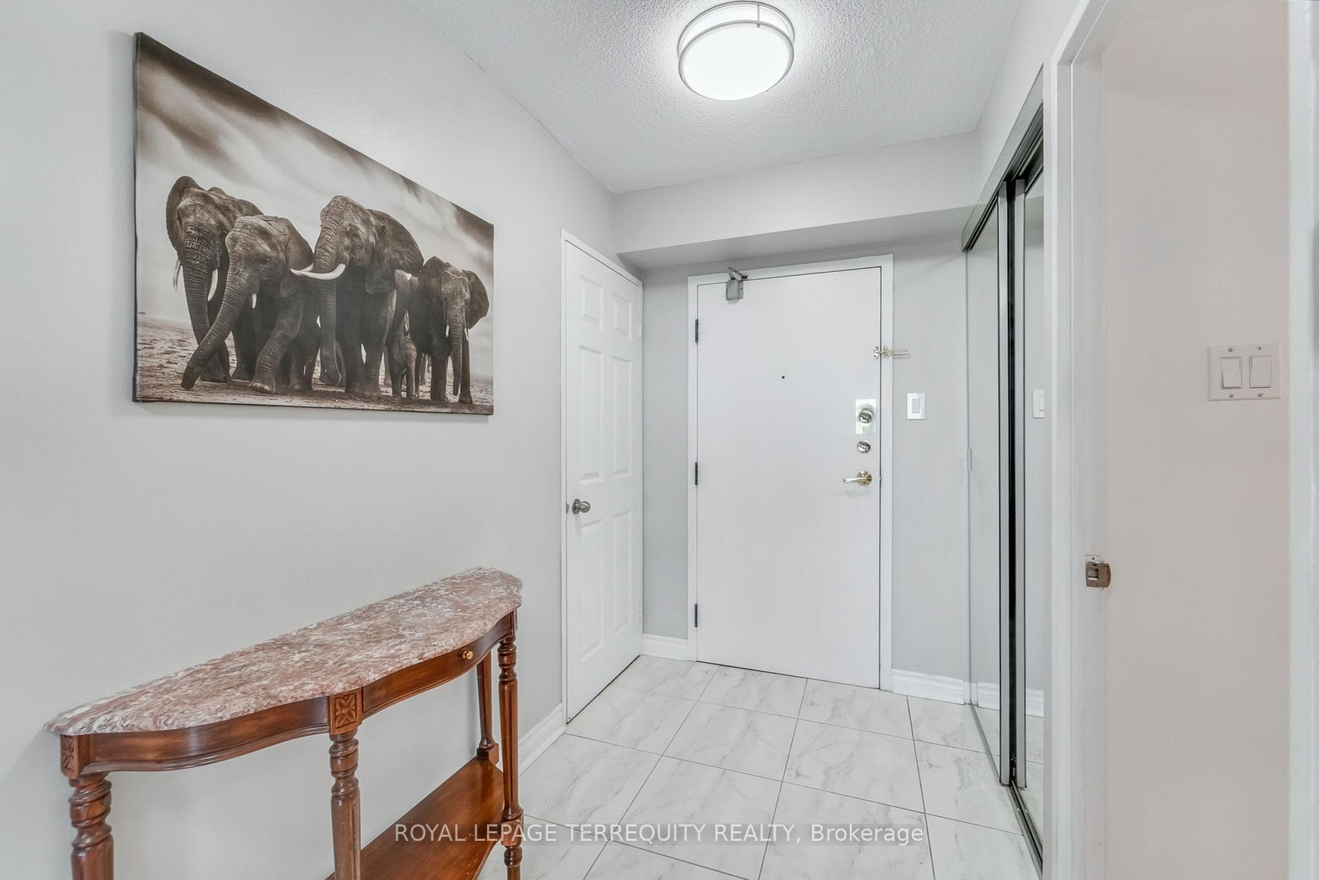 Photo 7 of Unit 1107, 8501 Bayview Avenue, Richmond Hill, Doncrest — HOMEH