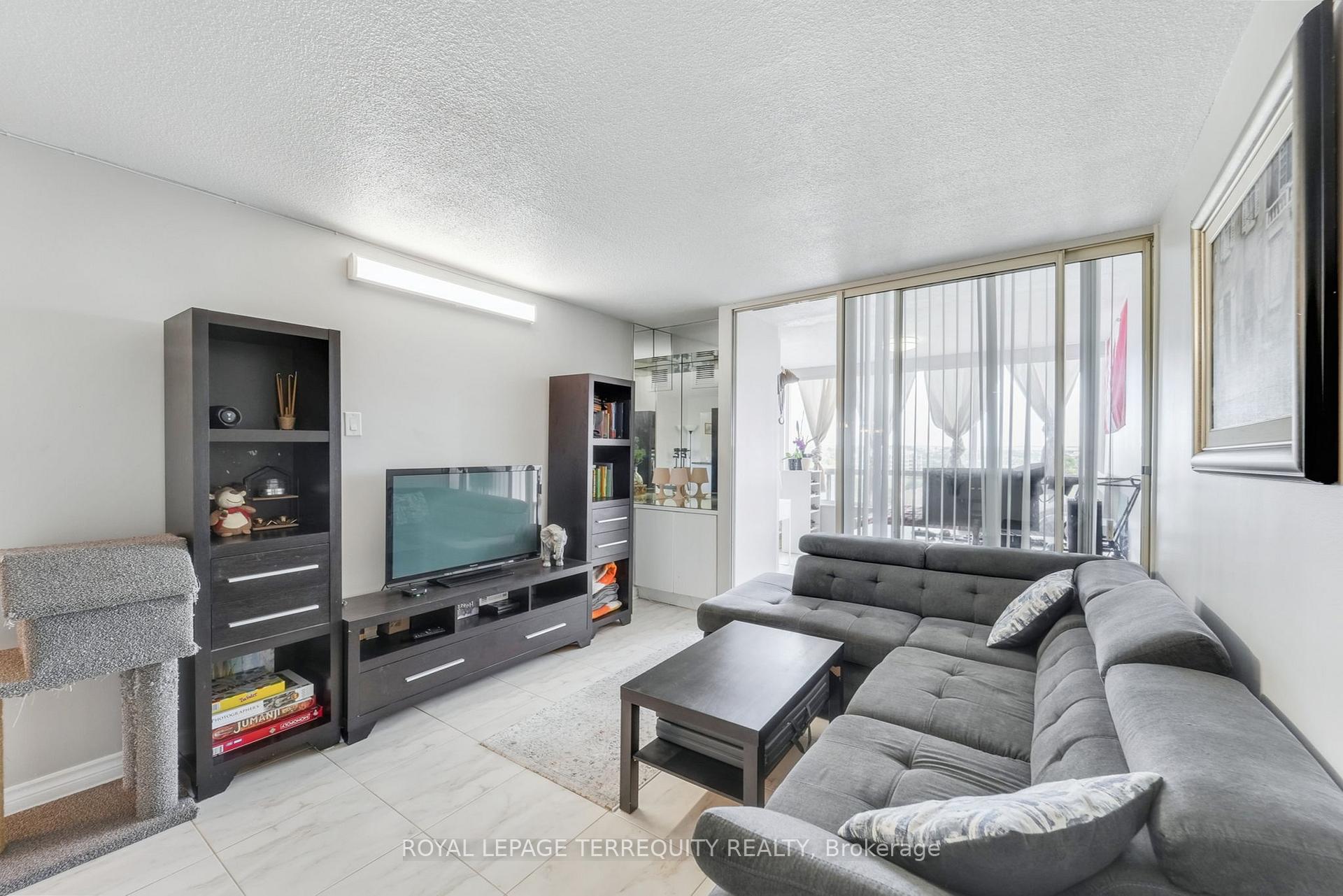 Photo 9 of Unit 1107, 8501 Bayview Avenue, Richmond Hill, Doncrest — HOMEH