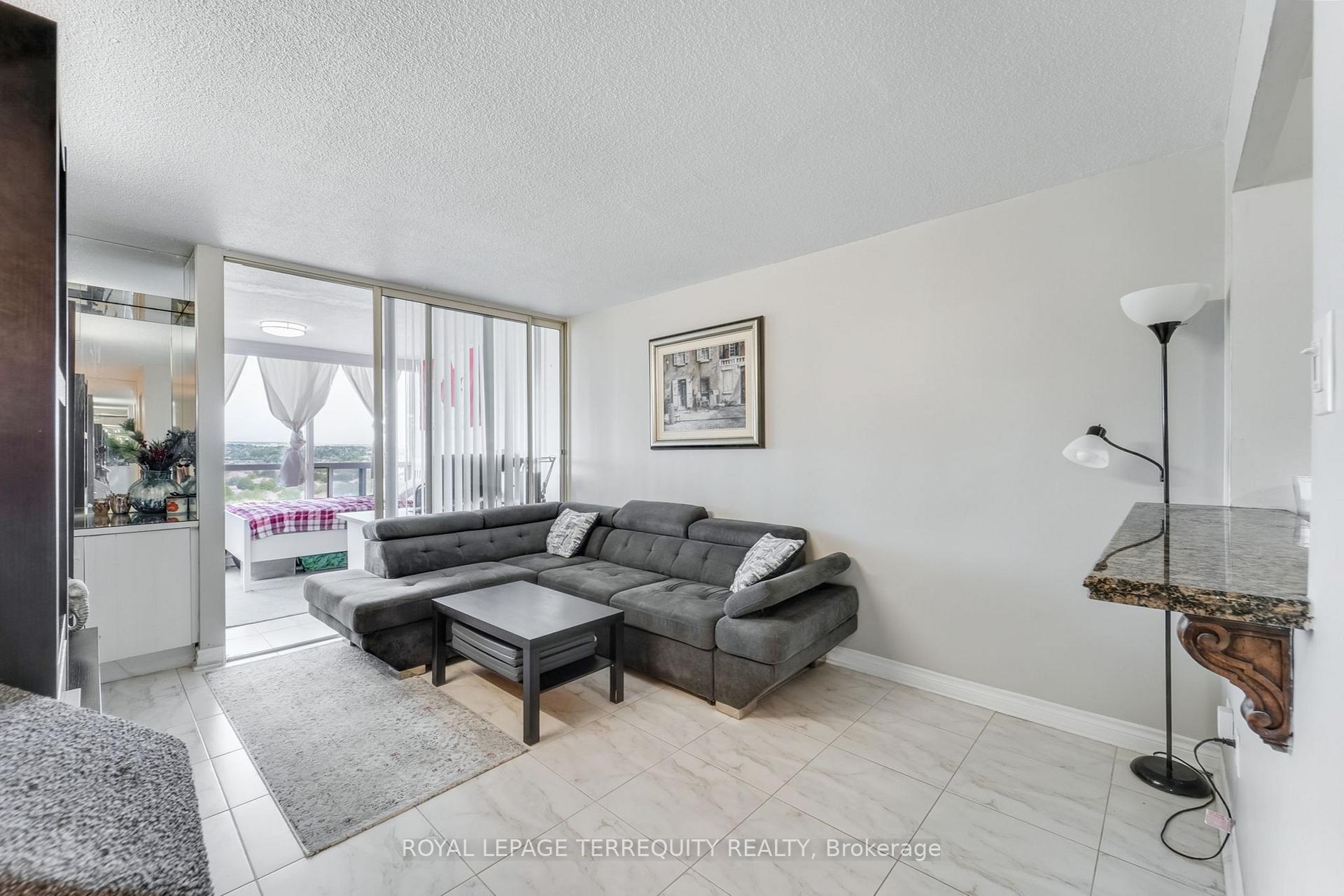 Photo 10 of Unit 1107, 8501 Bayview Avenue, Richmond Hill, Doncrest — HOMEH