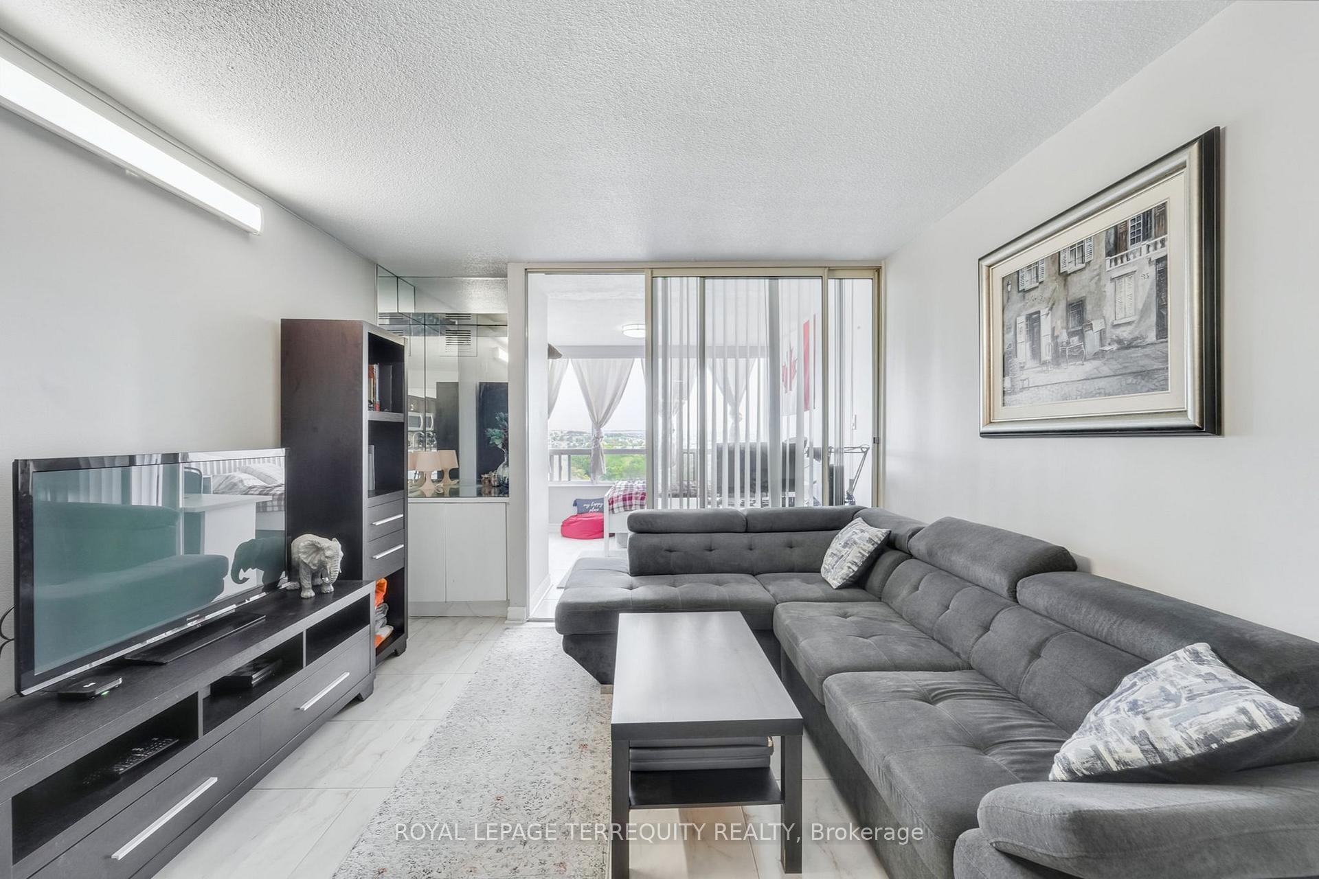 Photo 11 of Unit 1107, 8501 Bayview Avenue, Richmond Hill, Doncrest — HOMEH