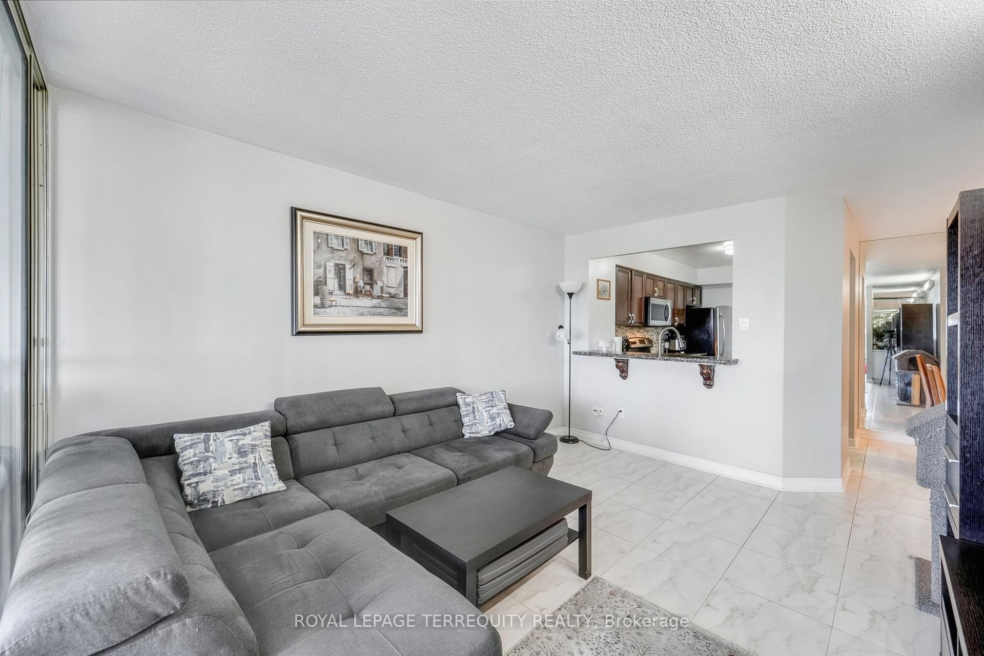 Photo 12 of Unit 1107, 8501 Bayview Avenue, Richmond Hill, Doncrest — HOMEH