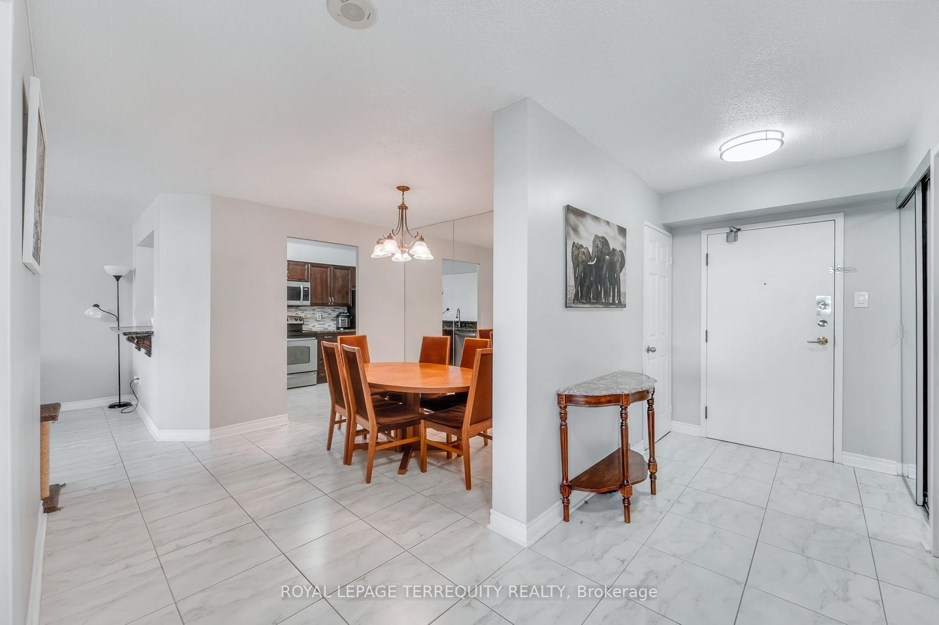 Photo 15 of Unit 1107, 8501 Bayview Avenue, Richmond Hill, Doncrest — HOMEH