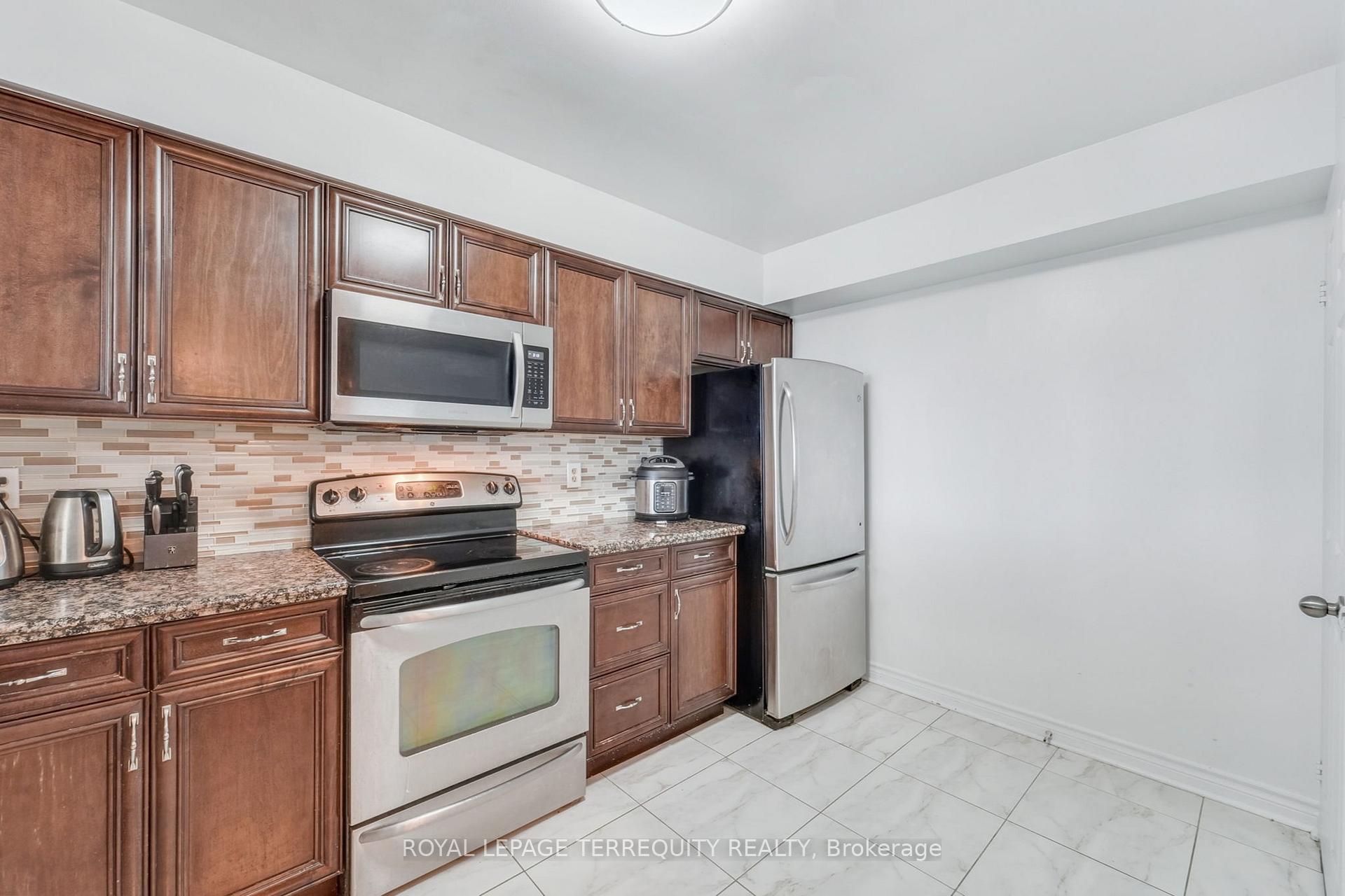 Photo 16 of Unit 1107, 8501 Bayview Avenue, Richmond Hill, Doncrest — HOMEH