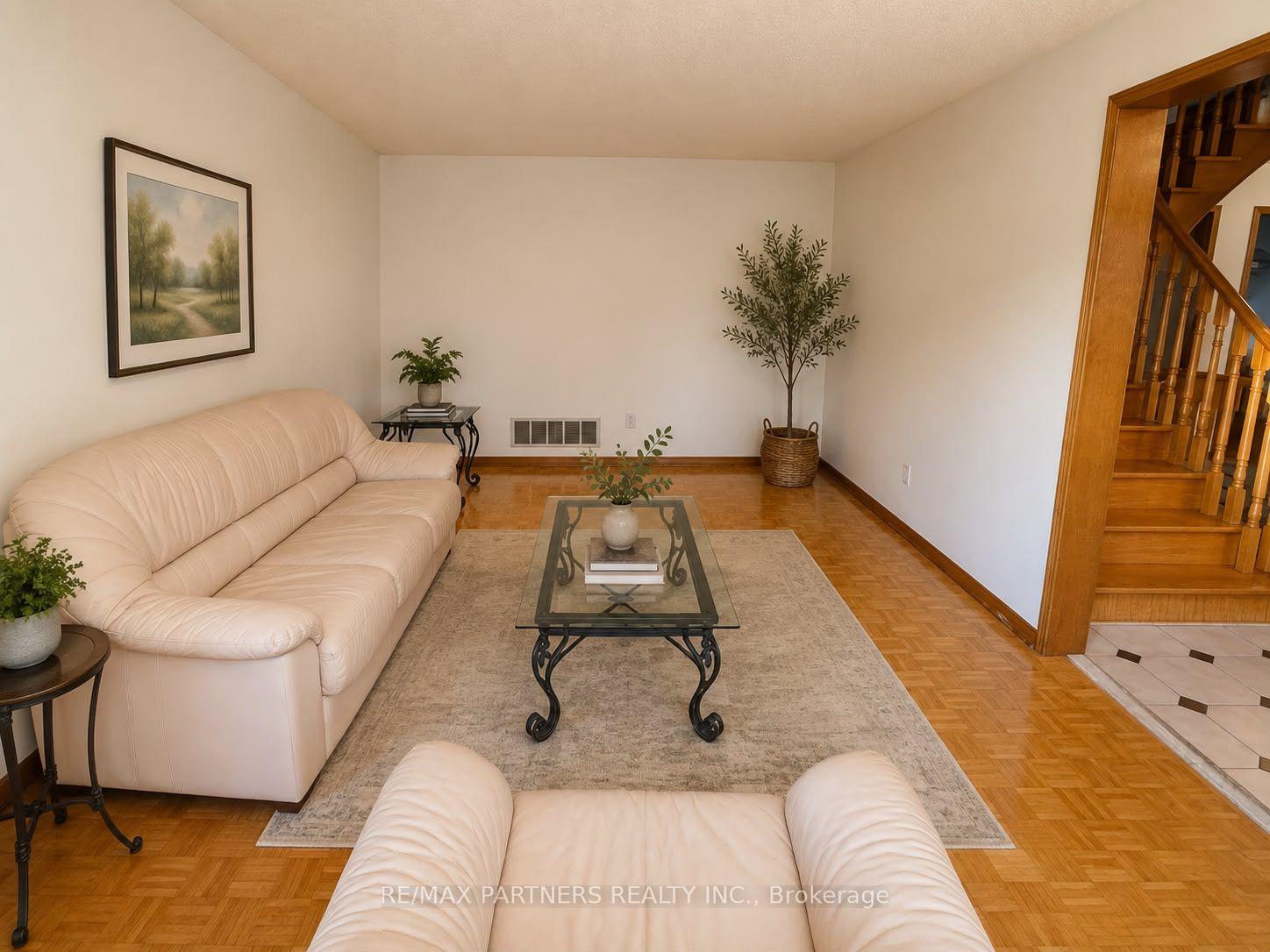 Photo 7 of 2 Glenhurst Road, Richmond Hill, Doncrest — HOMEH