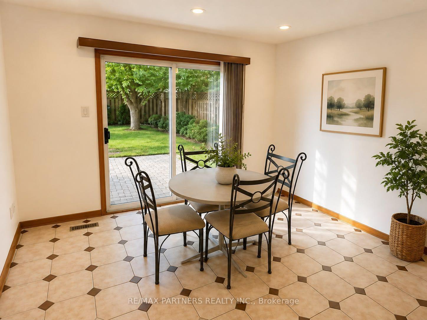 Photo 16 of 2 Glenhurst Road, Richmond Hill, Doncrest — HOMEH