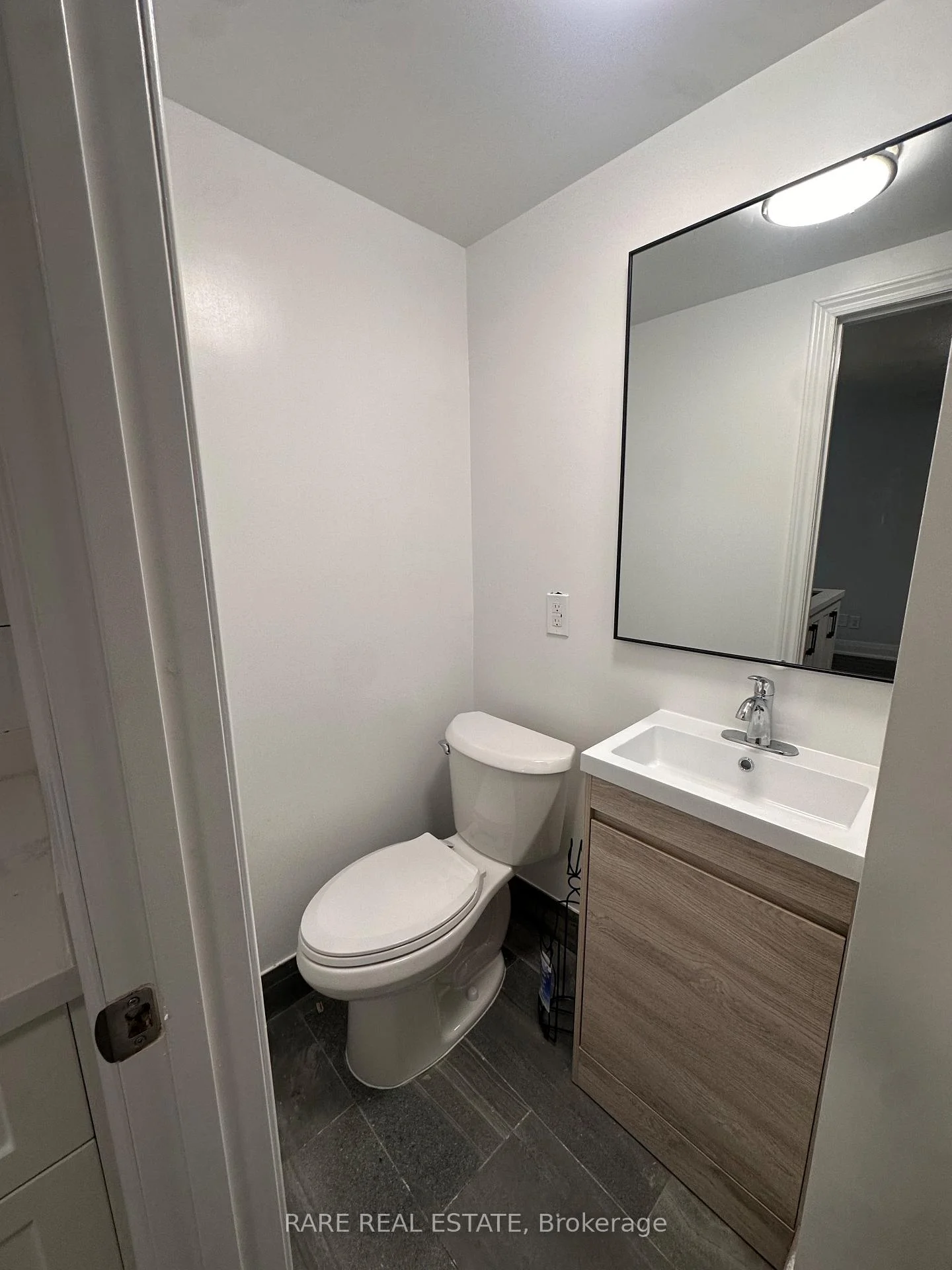 Photo 4 of Unit 19, 130 Macpherson Avenue, Toronto, Casa Loma — HOMEH