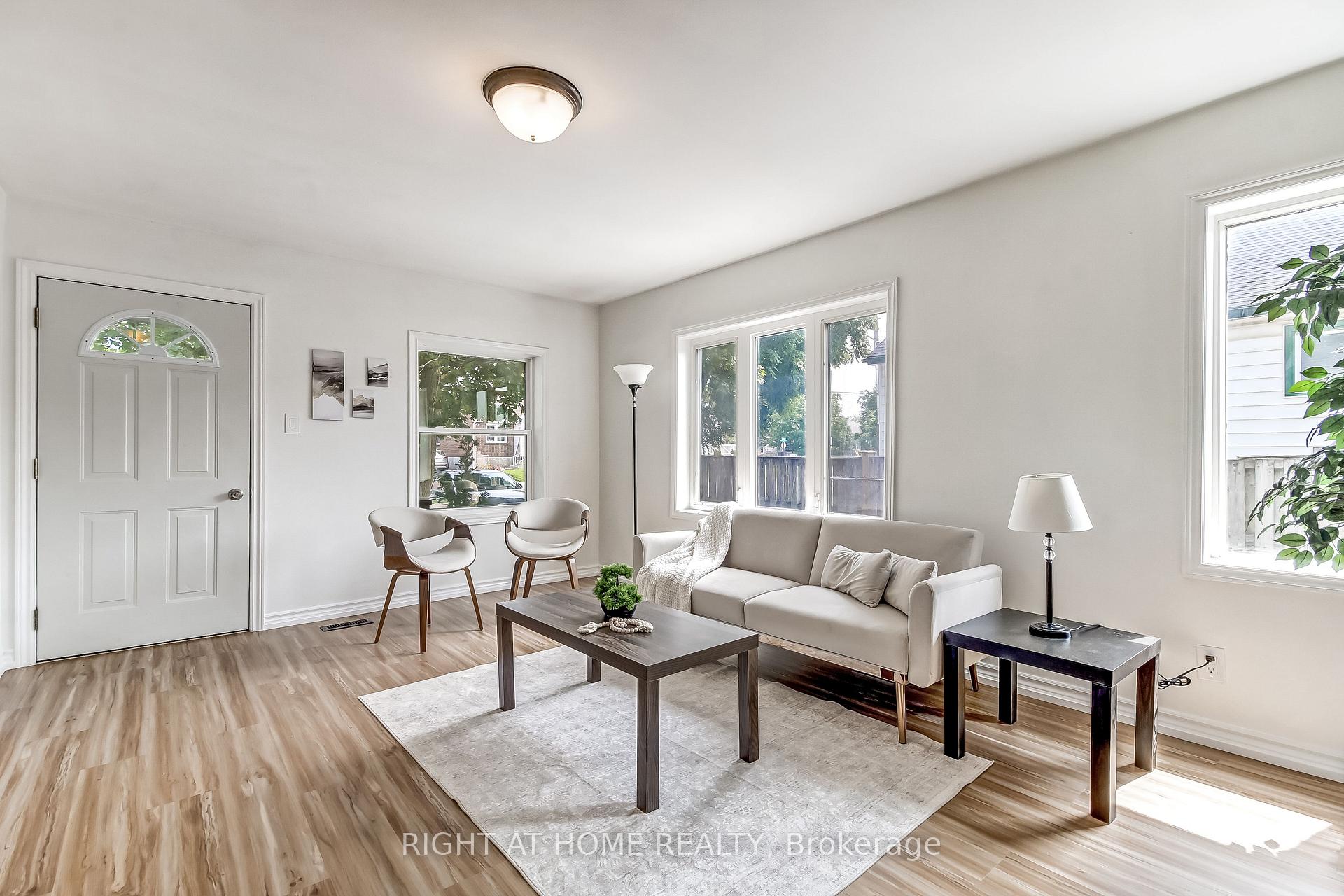 Photo 7 of 515 Third Street, London, East H — HOMEH