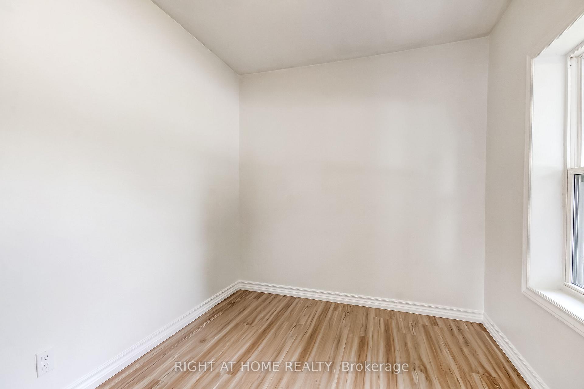 Photo 9 of 515 Third Street, London, East H — HOMEH