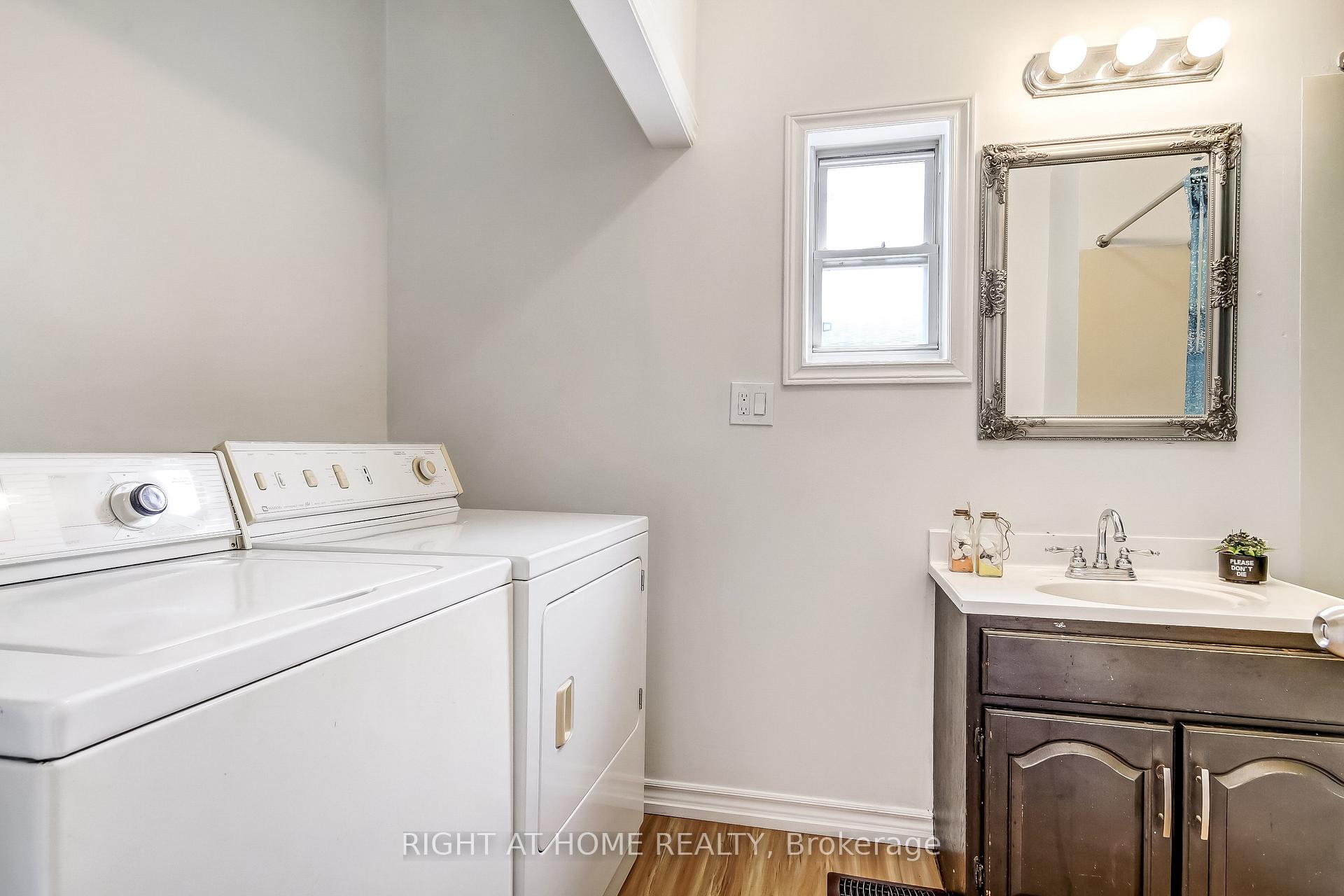 Photo 10 of 515 Third Street, London, East H — HOMEH