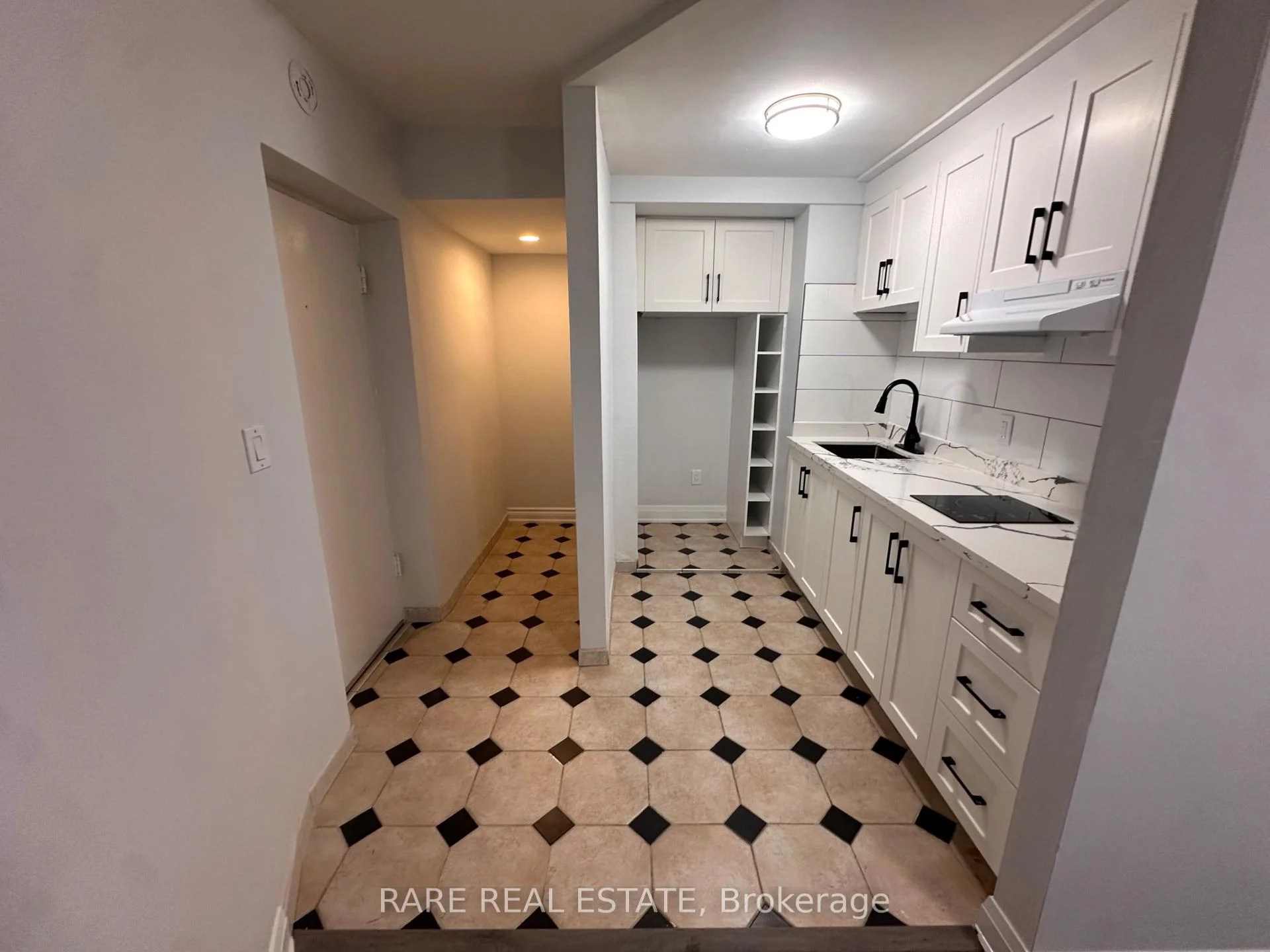 Photo 1 of Unit 27, 130 Macpherson Avenue, Toronto, Casa Loma — HOMEH